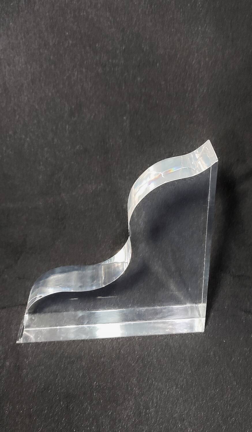 Serre-livres en méthacrylate. Espagne, années 1990.