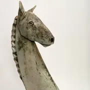 Sculpture de cheval en céramique