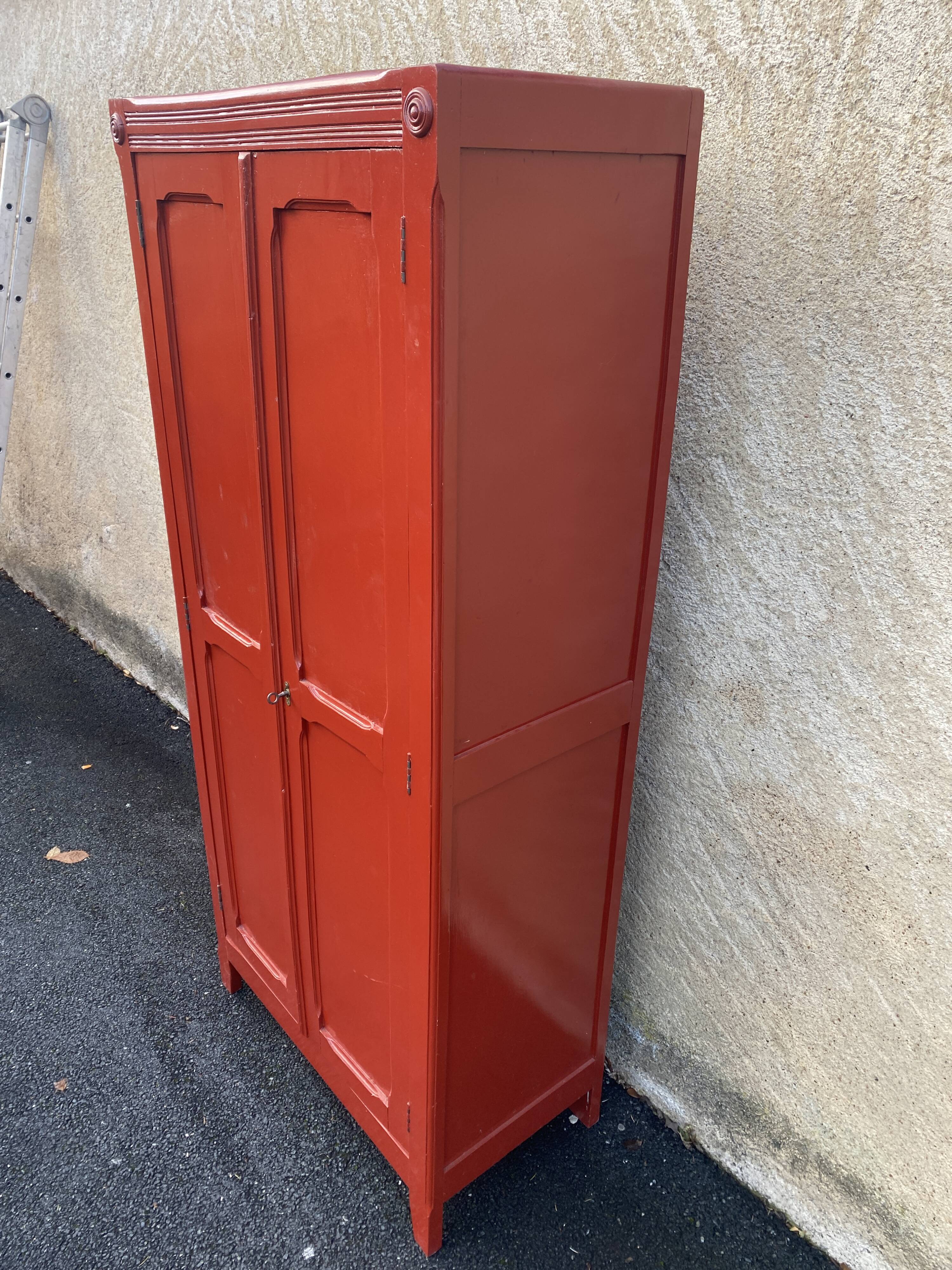 Armoire parisienne