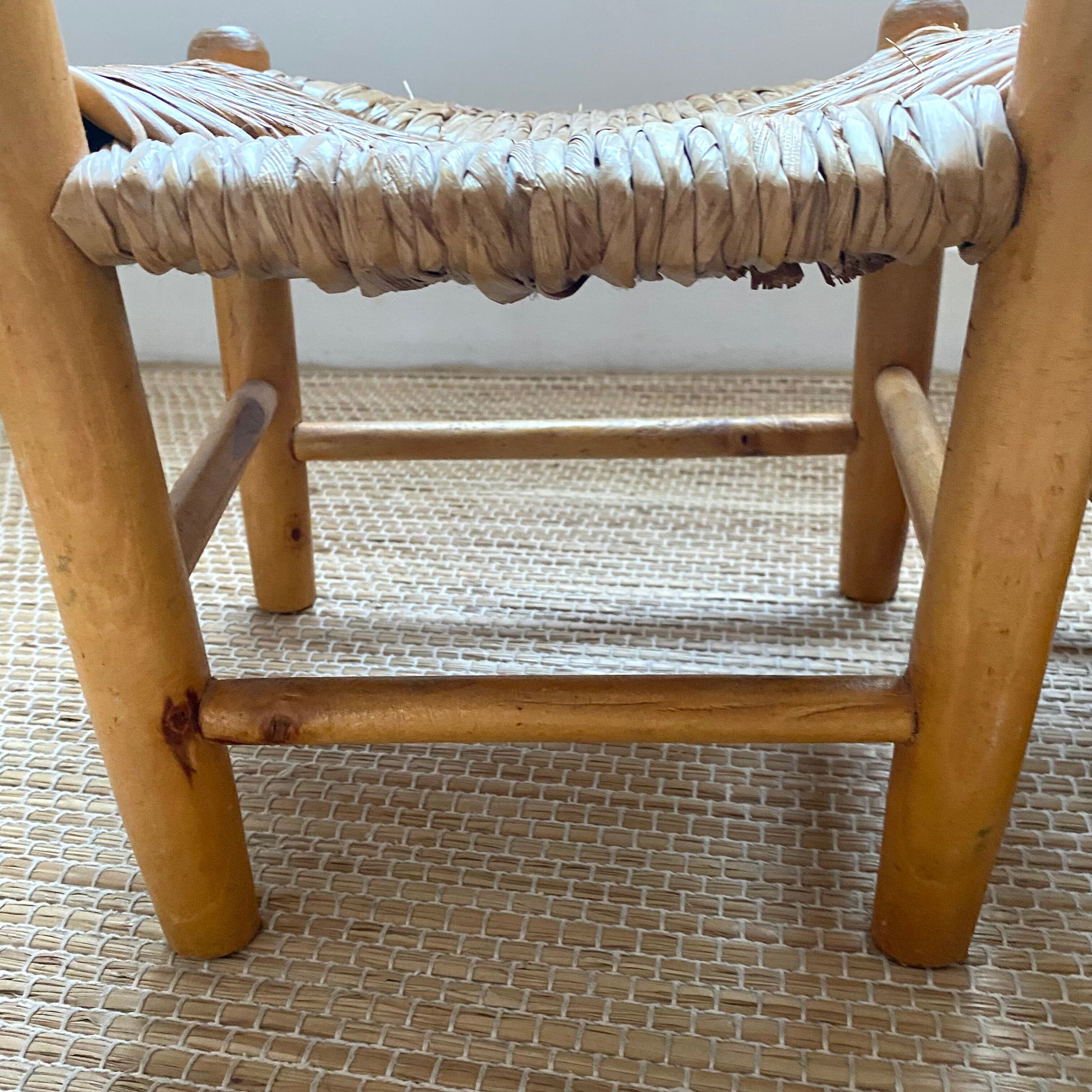 Chaises enfant anciennes en bois et paille
