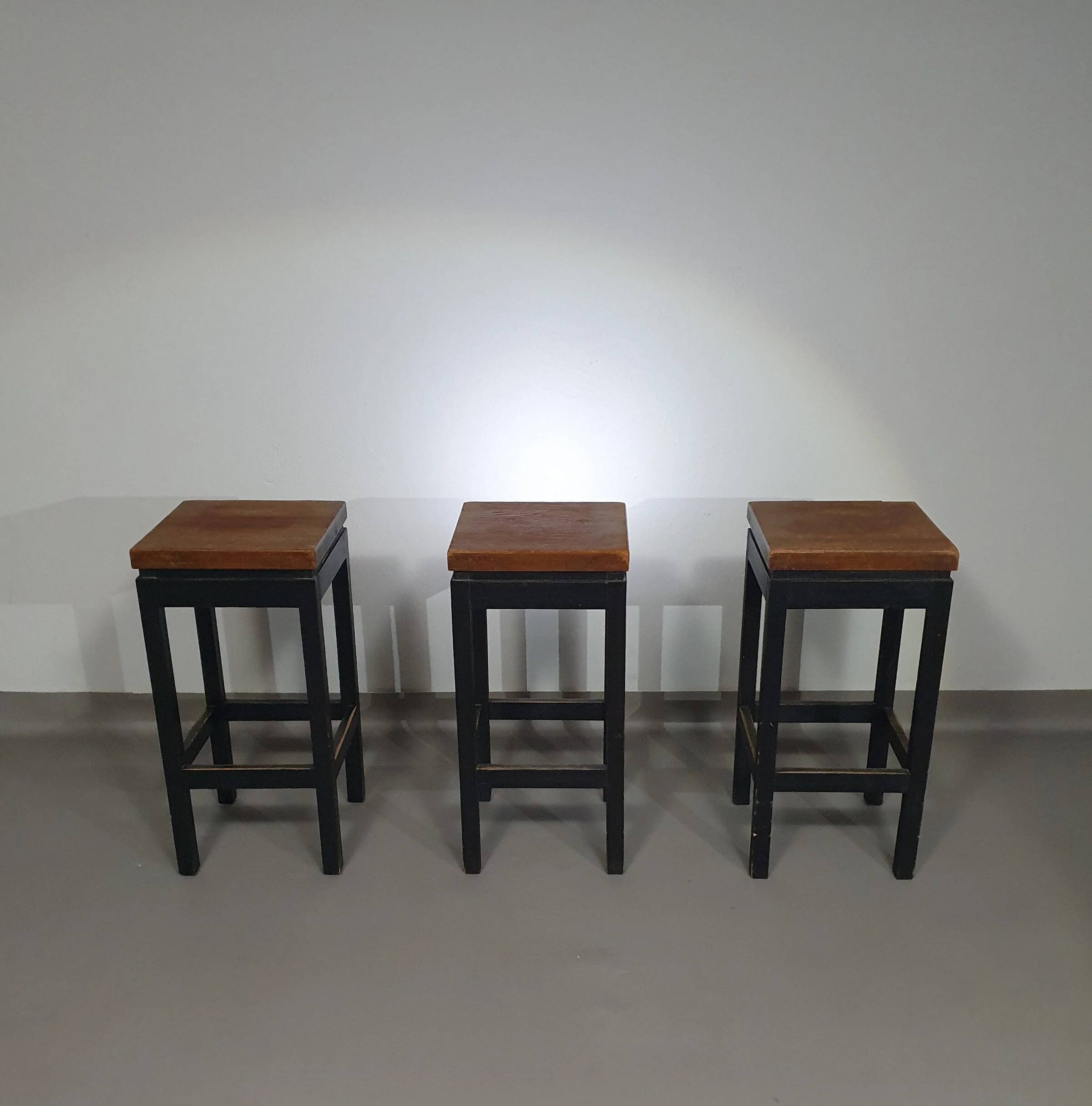 3 x tabourets de construction en chêne années 1960