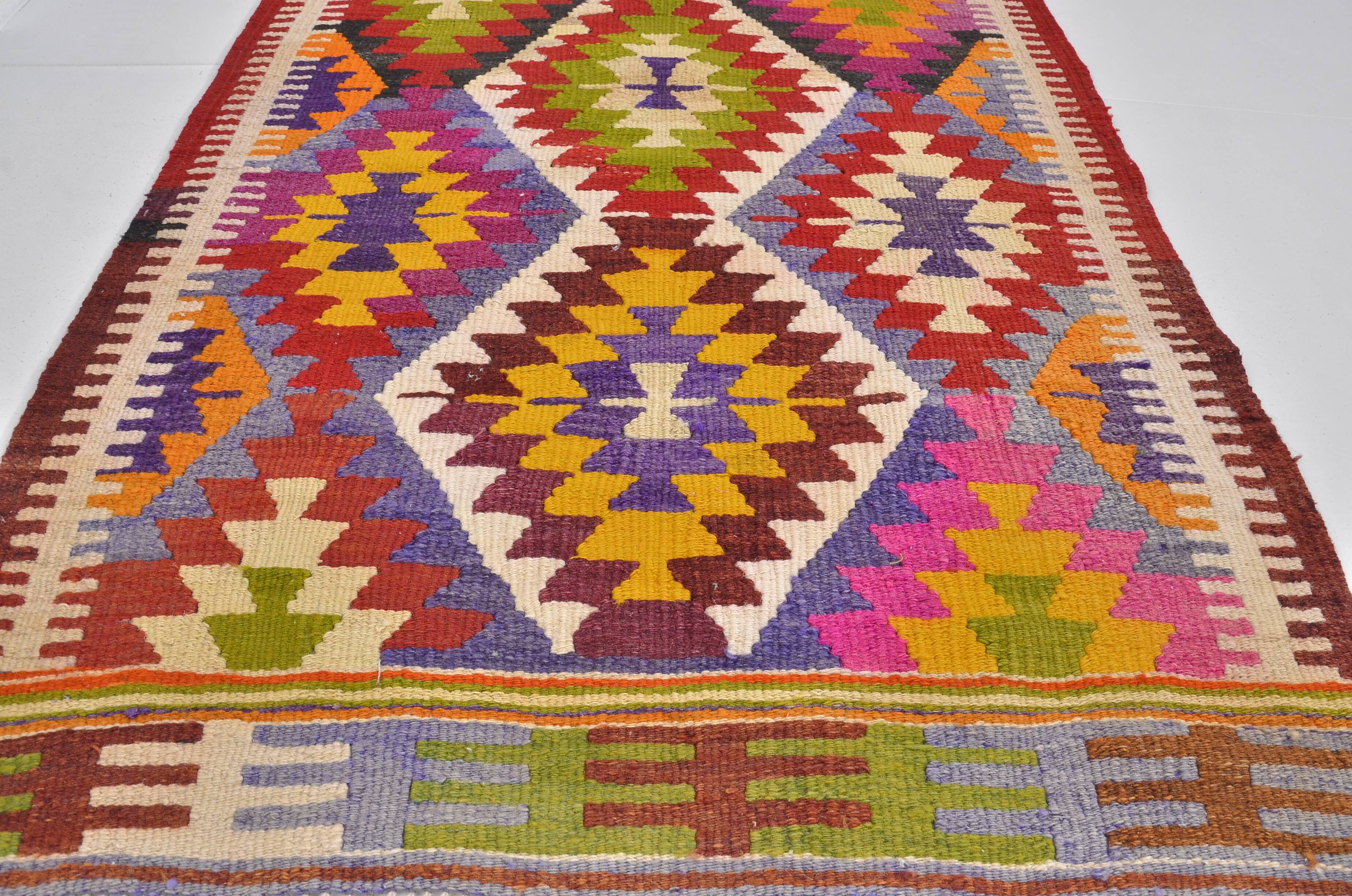 Small Oushak Multicolour Kilim Rug sk 1677