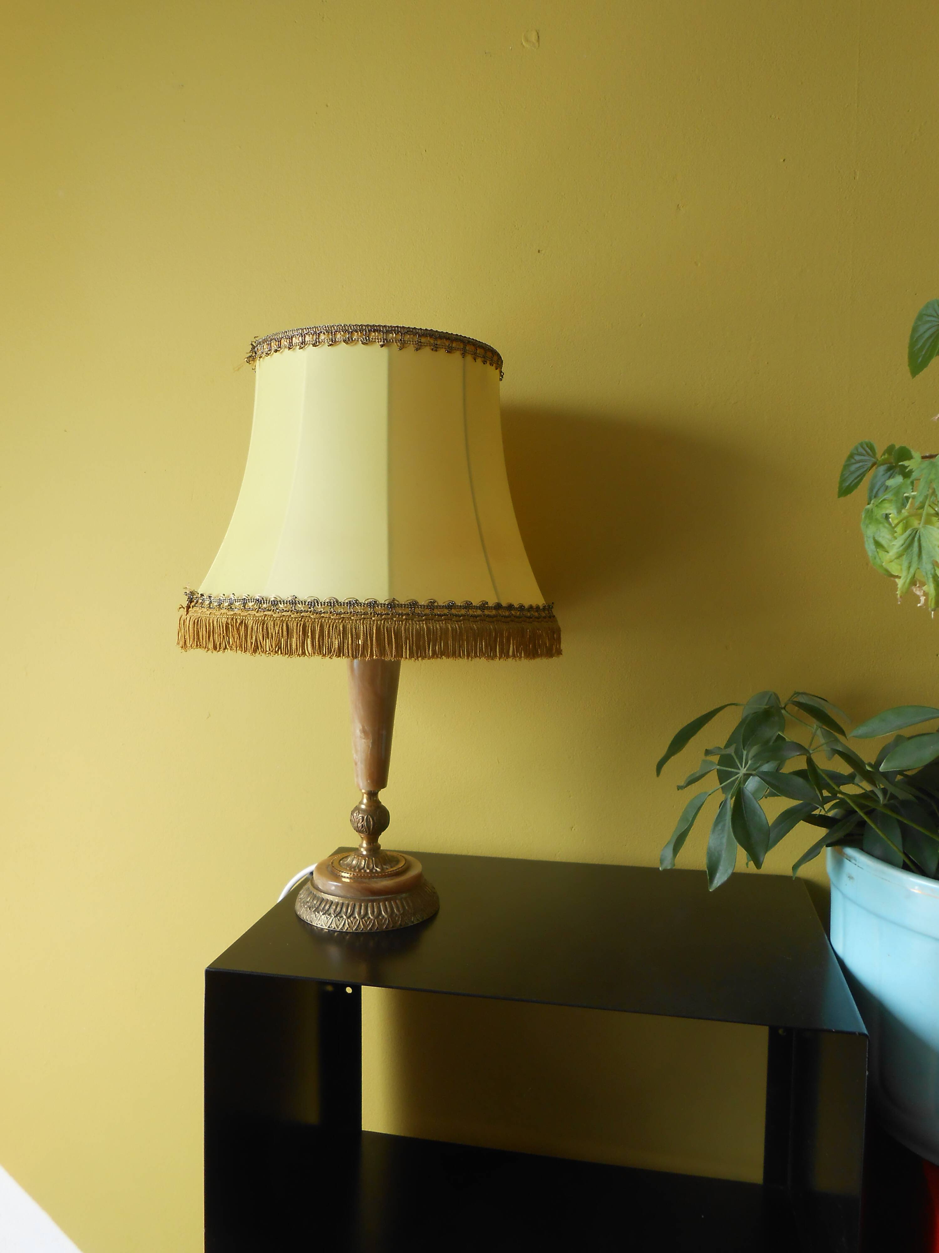 Alabaster lamp and gilt bronze, silk Lampshade