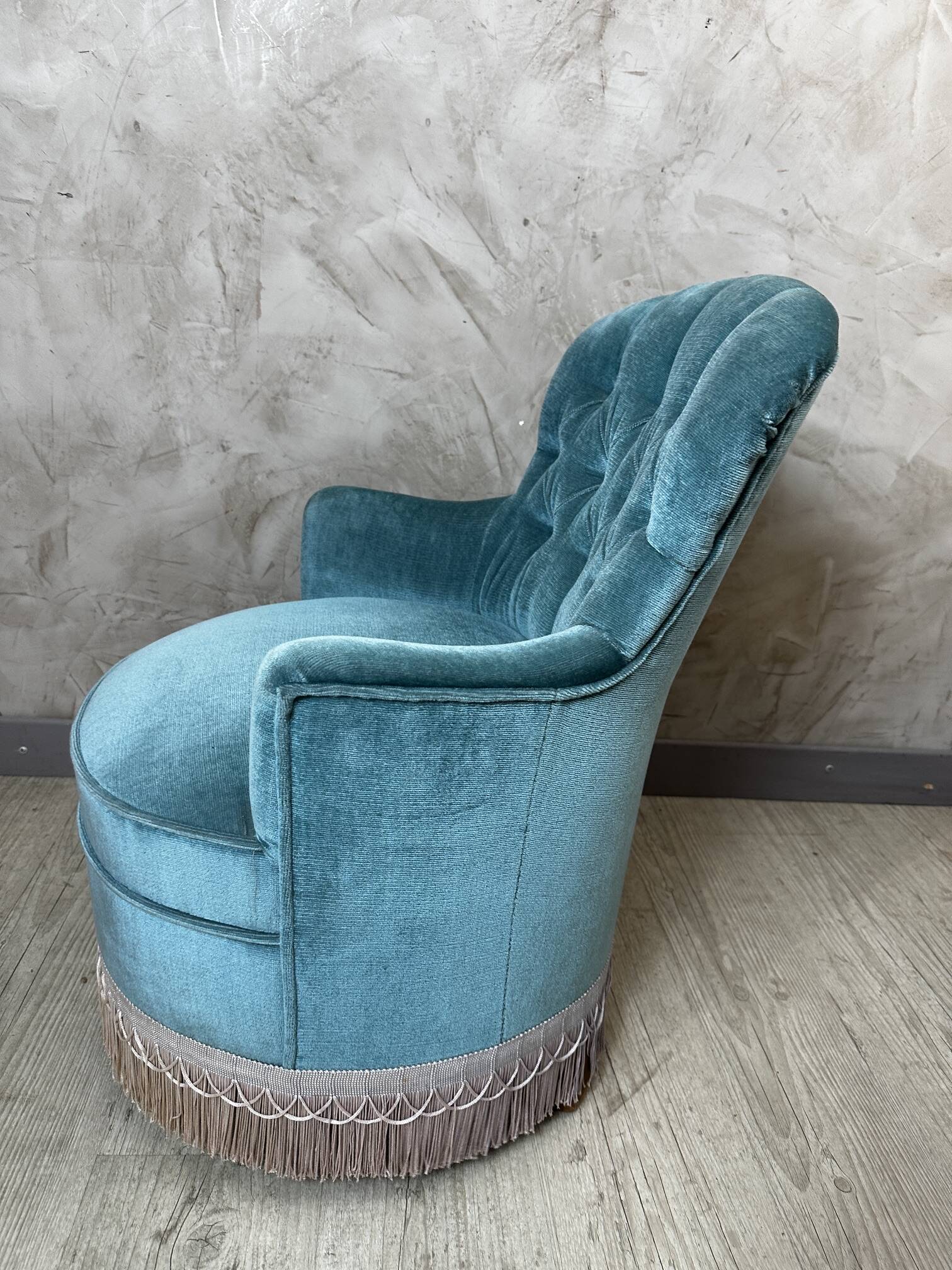 Chauffeuse et son pouf