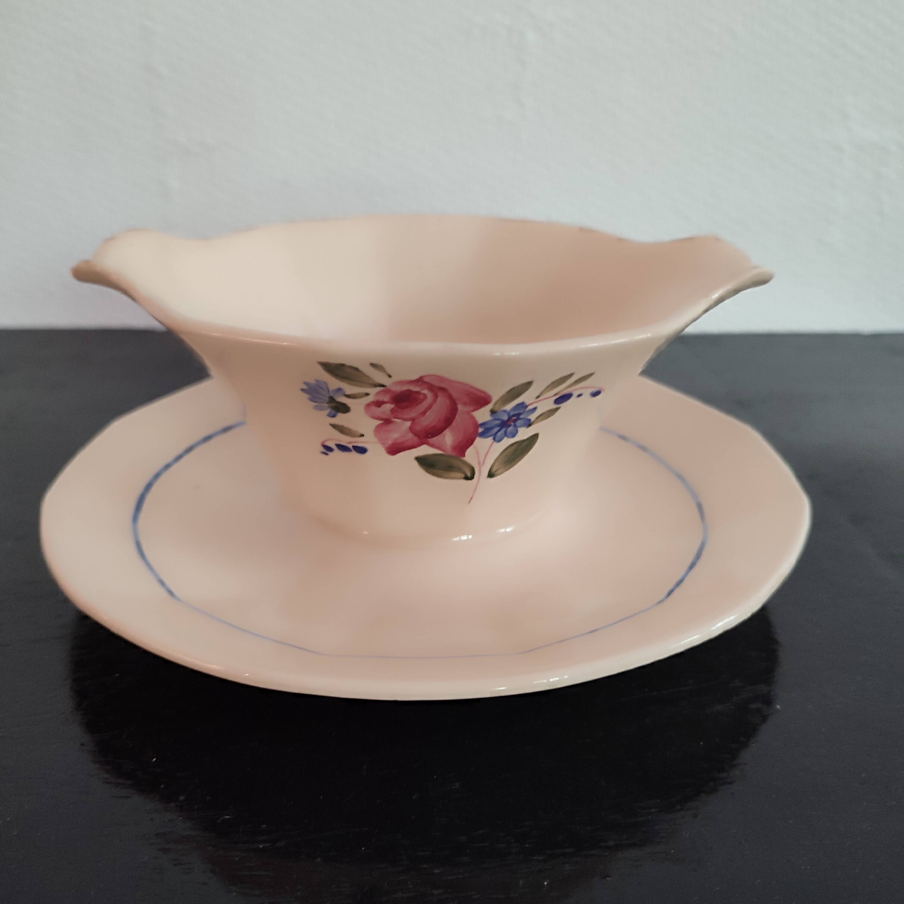 Digoin Sarreguemine gravy boat