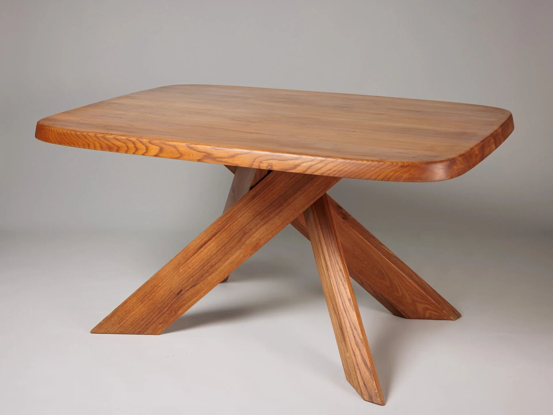 Table à manger T35b par Pierre Chapo