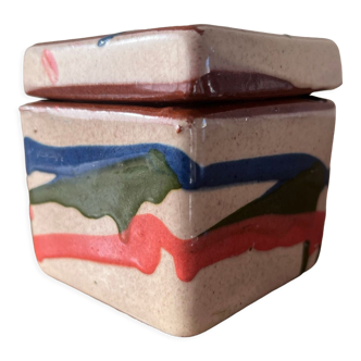 Ceramic box with lid