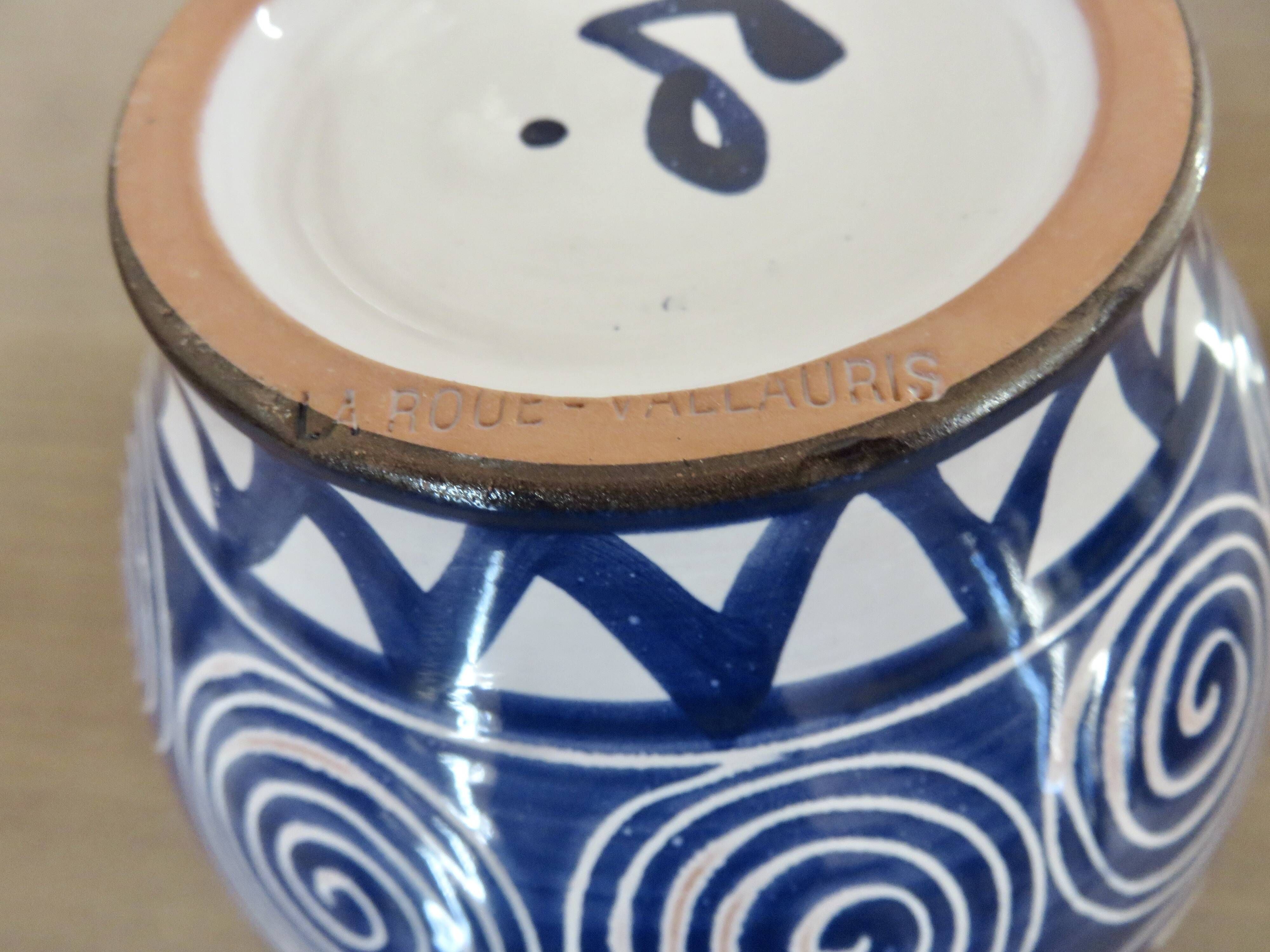 Pair of bowls by Robert Picault, La Roue Vallauris, very rare in blue and white.