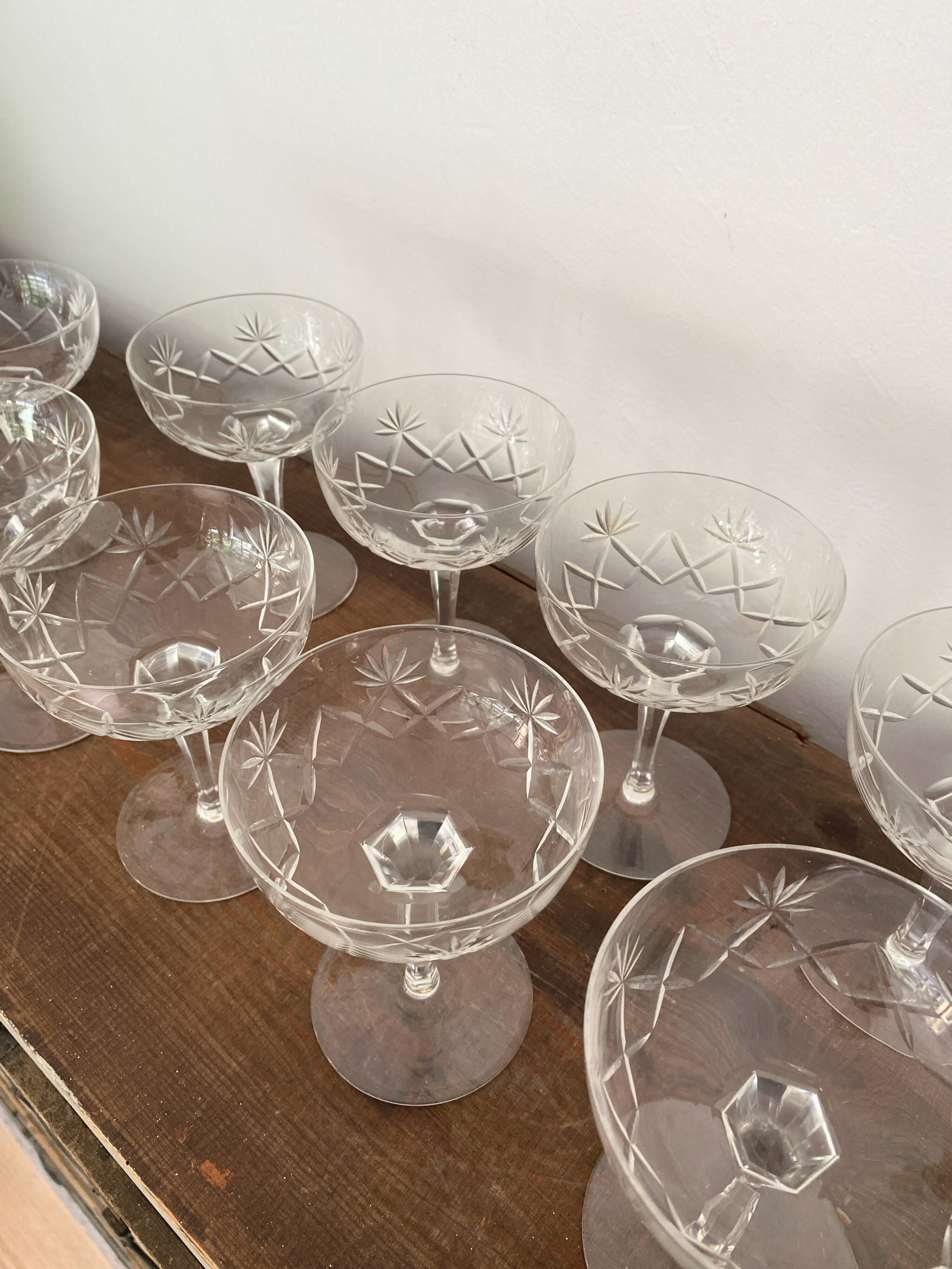Coupes de champagne en cristal ciselé vintage 9 pièces