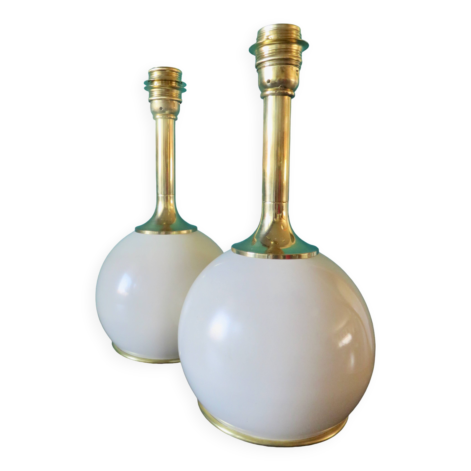 Pair of bedside lamps in brass and ecru lacquered metal, Denmark 1960