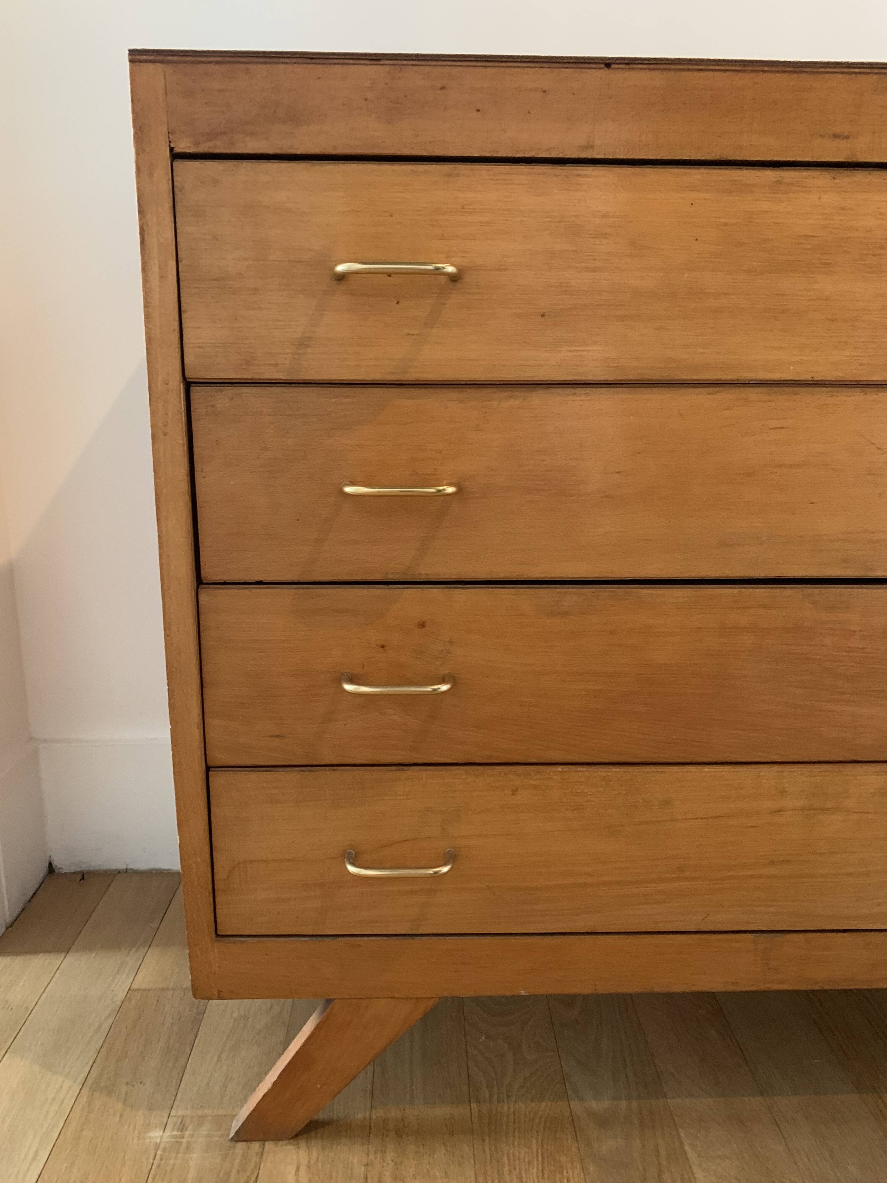 Small vintage chest of drawers