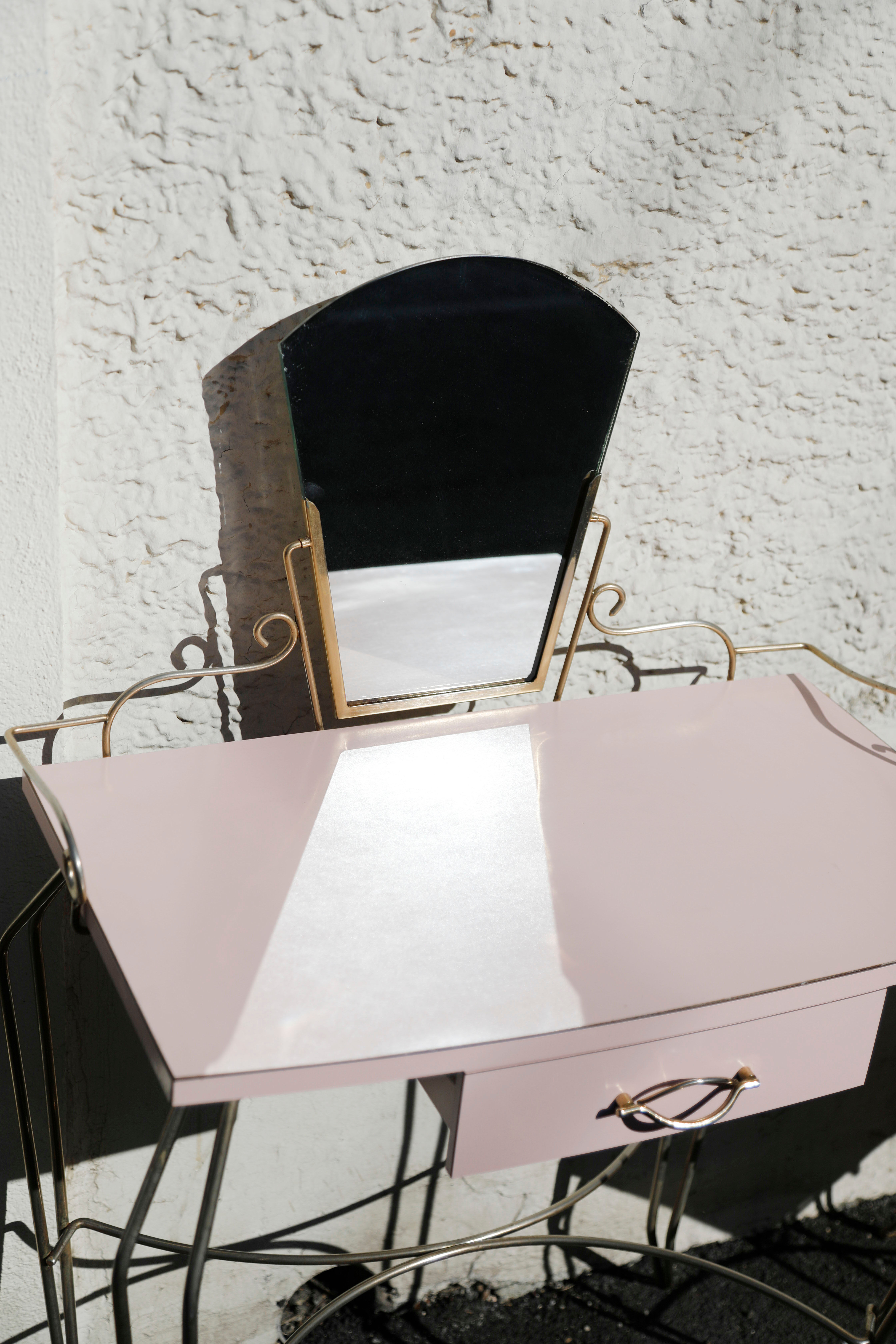 Pink shapeica serving table with chair 1960