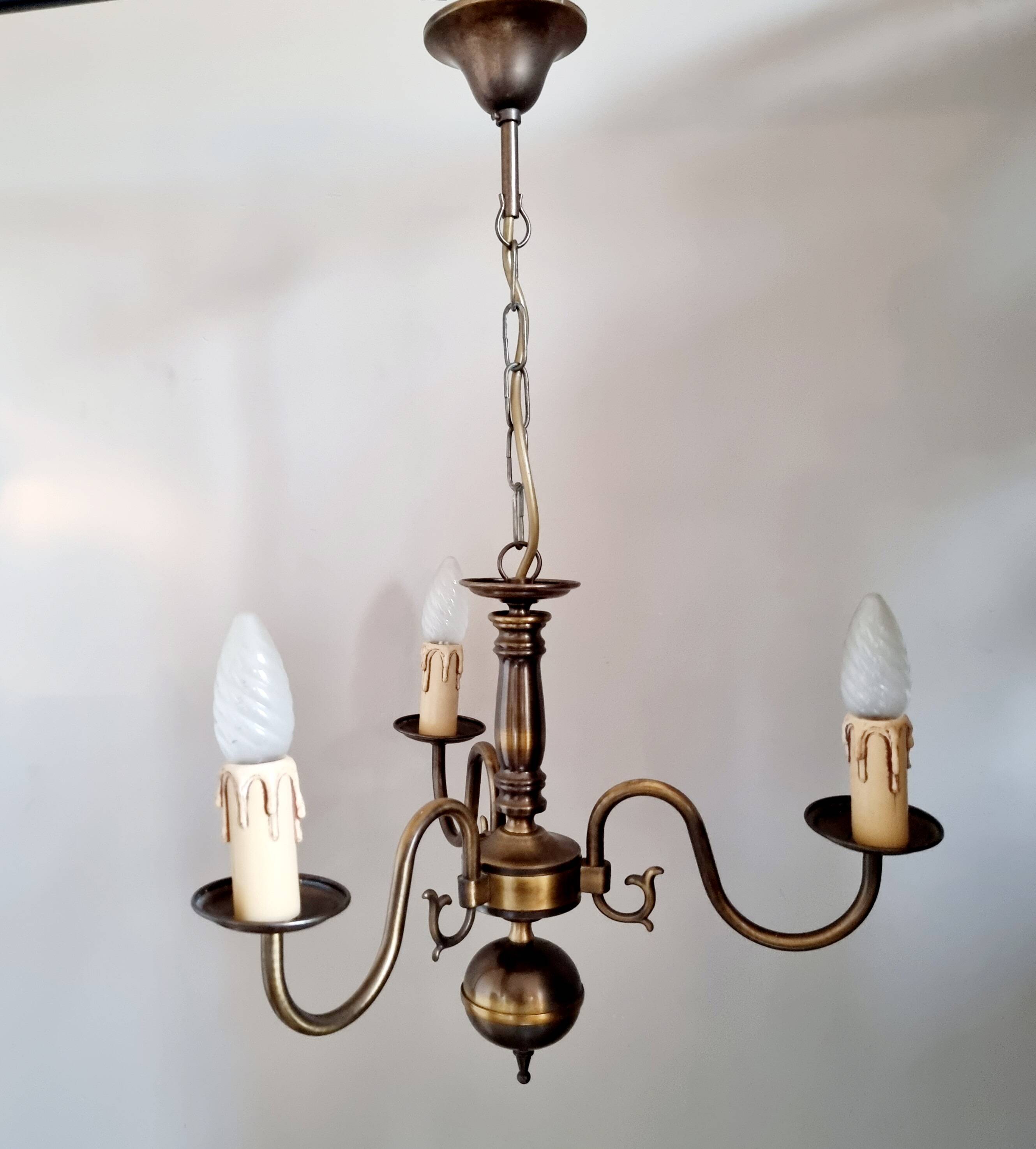 Classic Dutch style brass lamp in golden bronze color