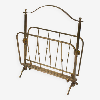 Hollywood regency magazine rack in messing