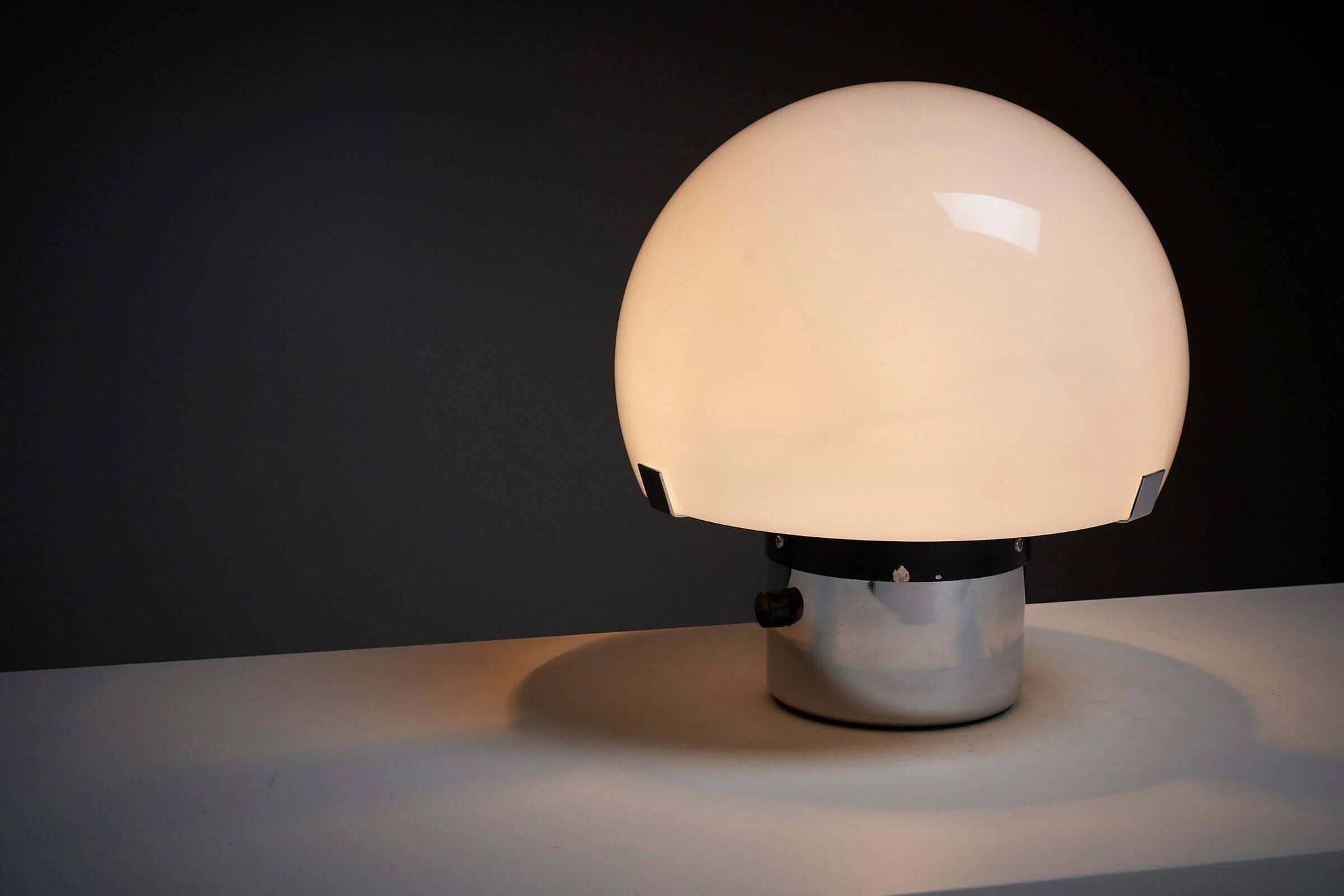 "Cromado 4950" table lamp by Gaetano Scolari for Metalarte