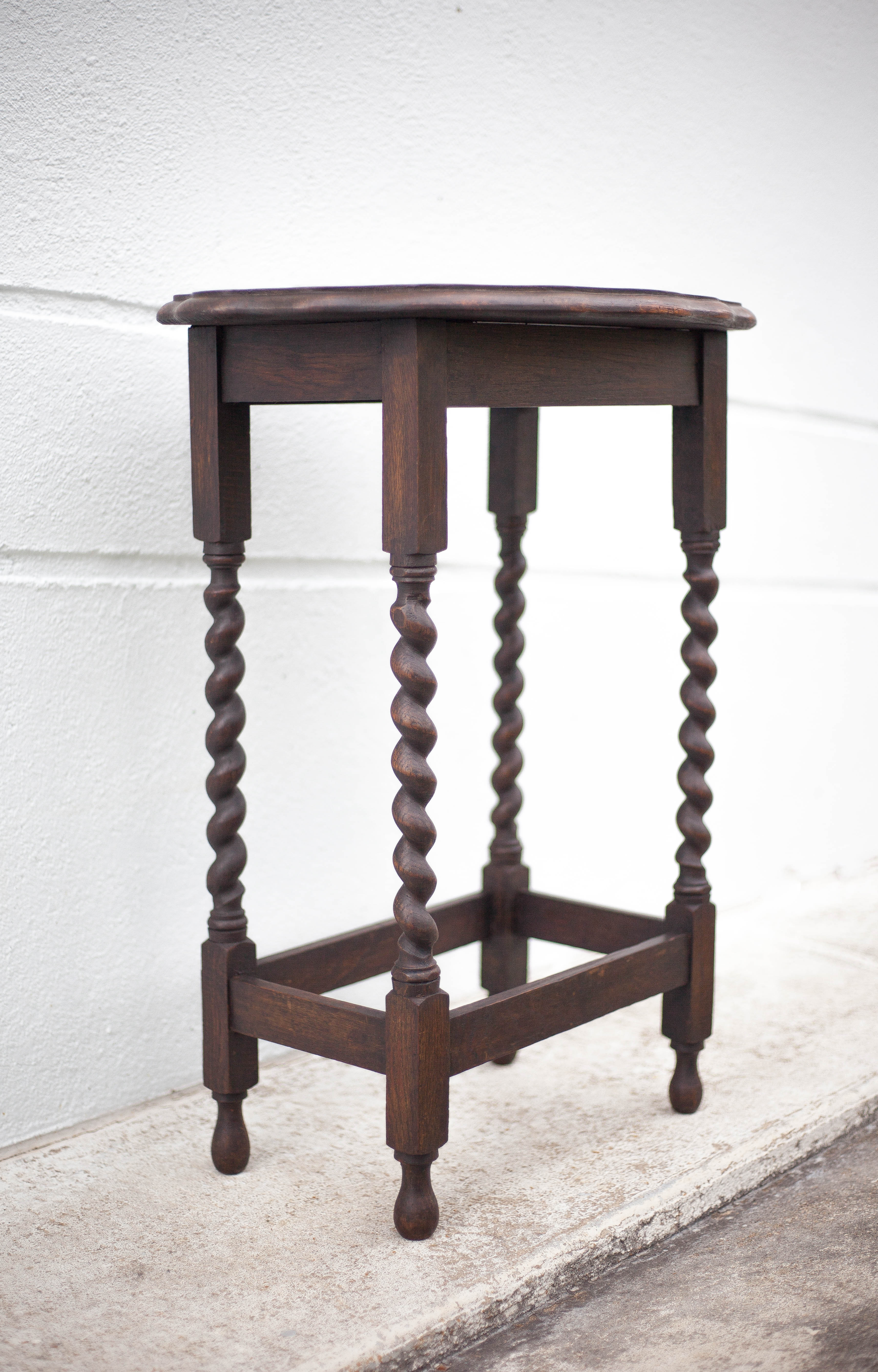 Table bois pieds tournés, table console bois, table ovale, sellette, porte-plante