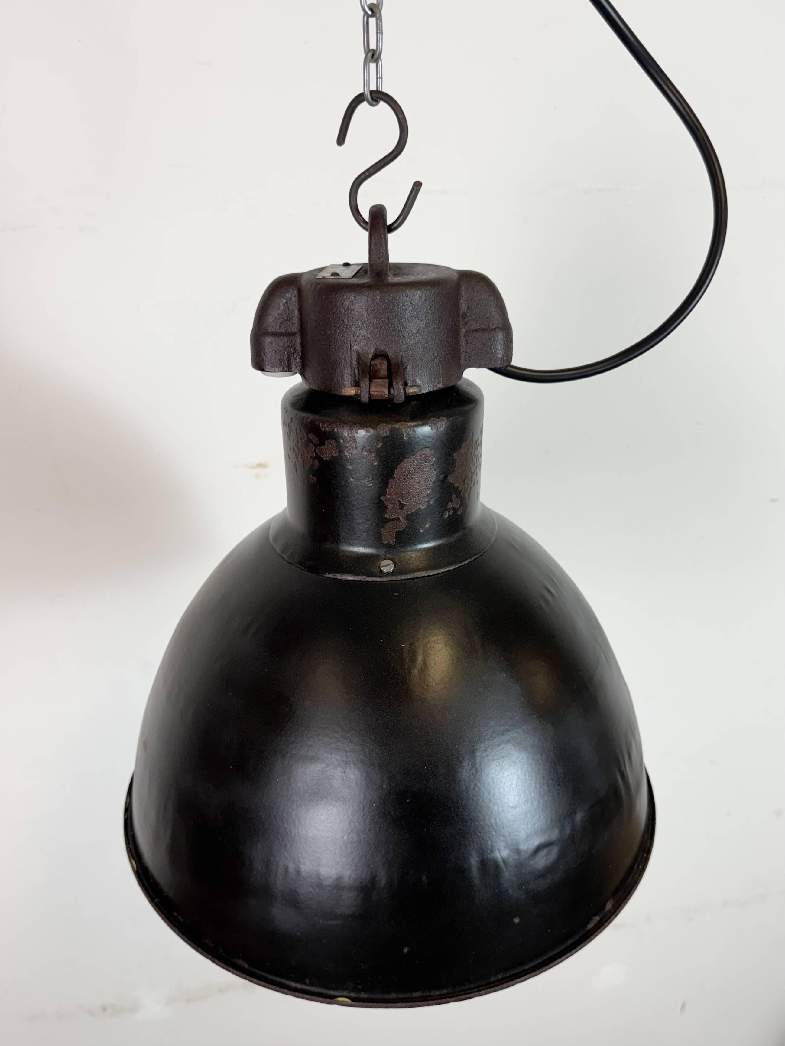 Industrial Bauhaus Black Enamel Pendant Light, 1930s