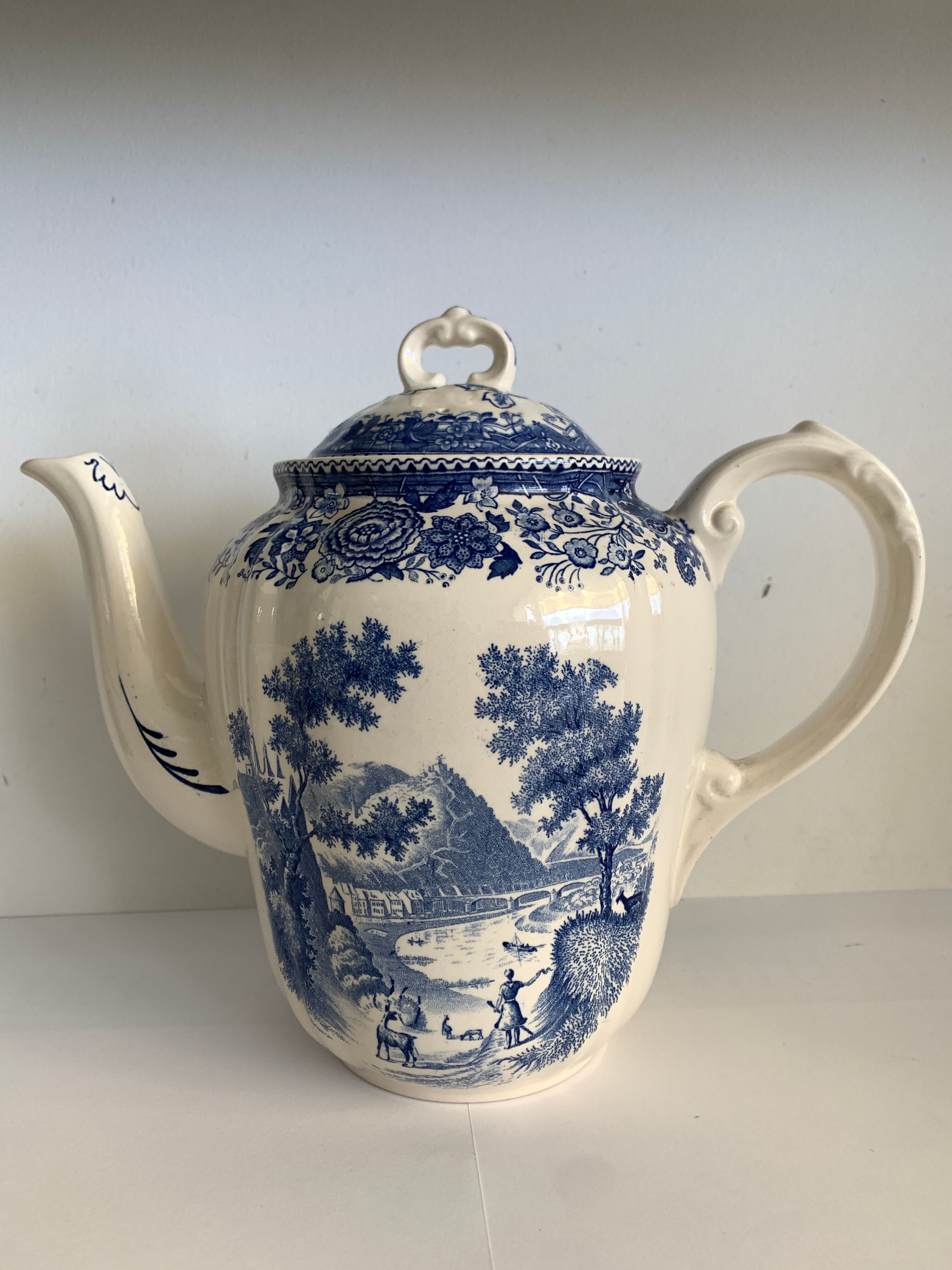 Old service Villeroy and Boch, blue Burgenland model, 27 pieces