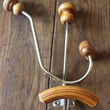 Pair butterfly hooks locust ball wood
