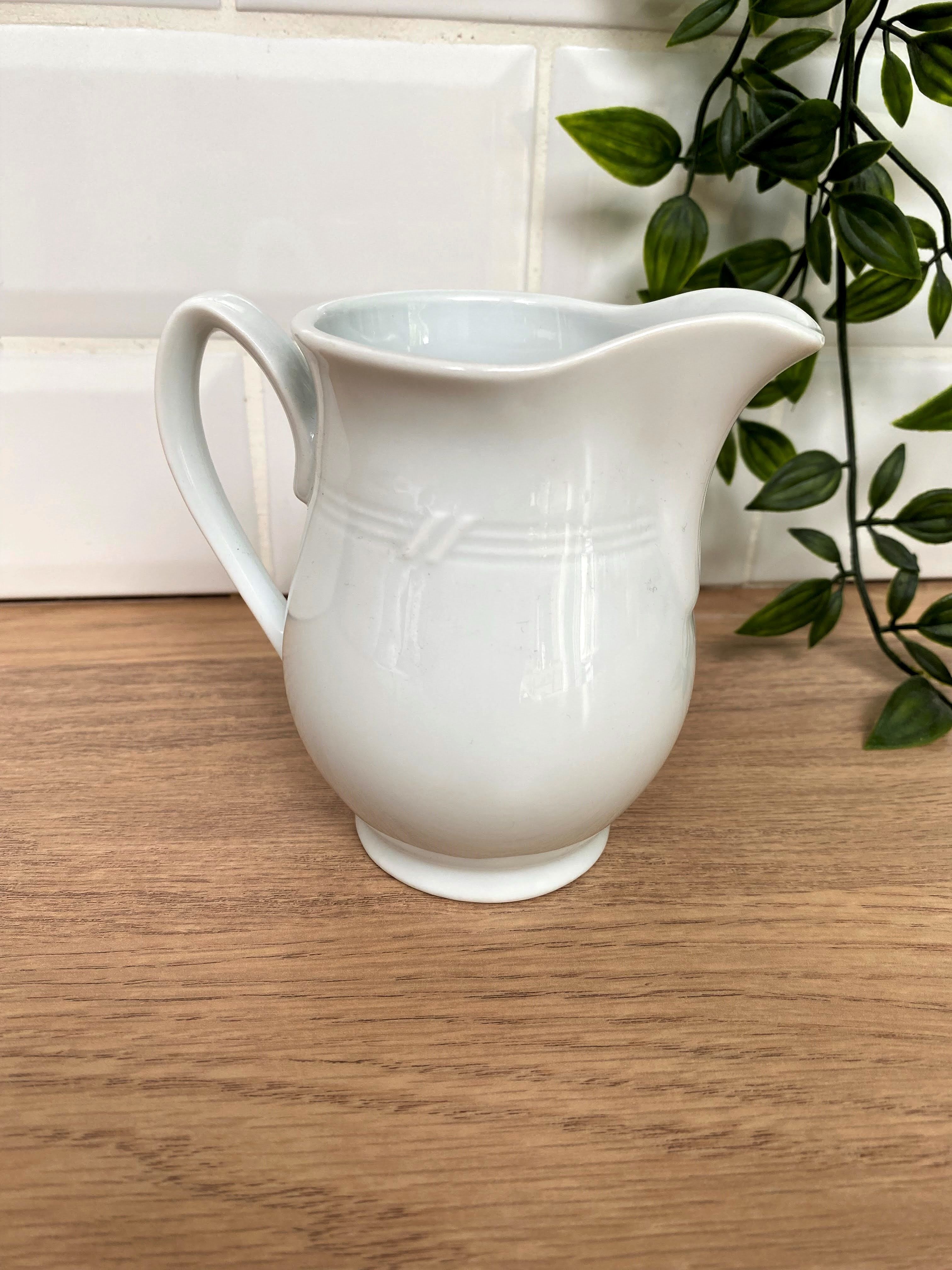 Porcelain milk pot
