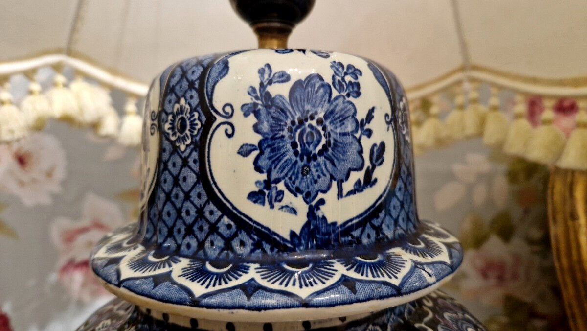 20th-century ceramic lamp