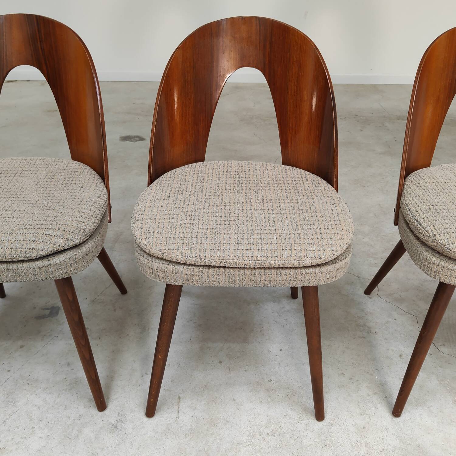 Set of 4 chairs by Antonin Suman for Tatra Nabytok 1960