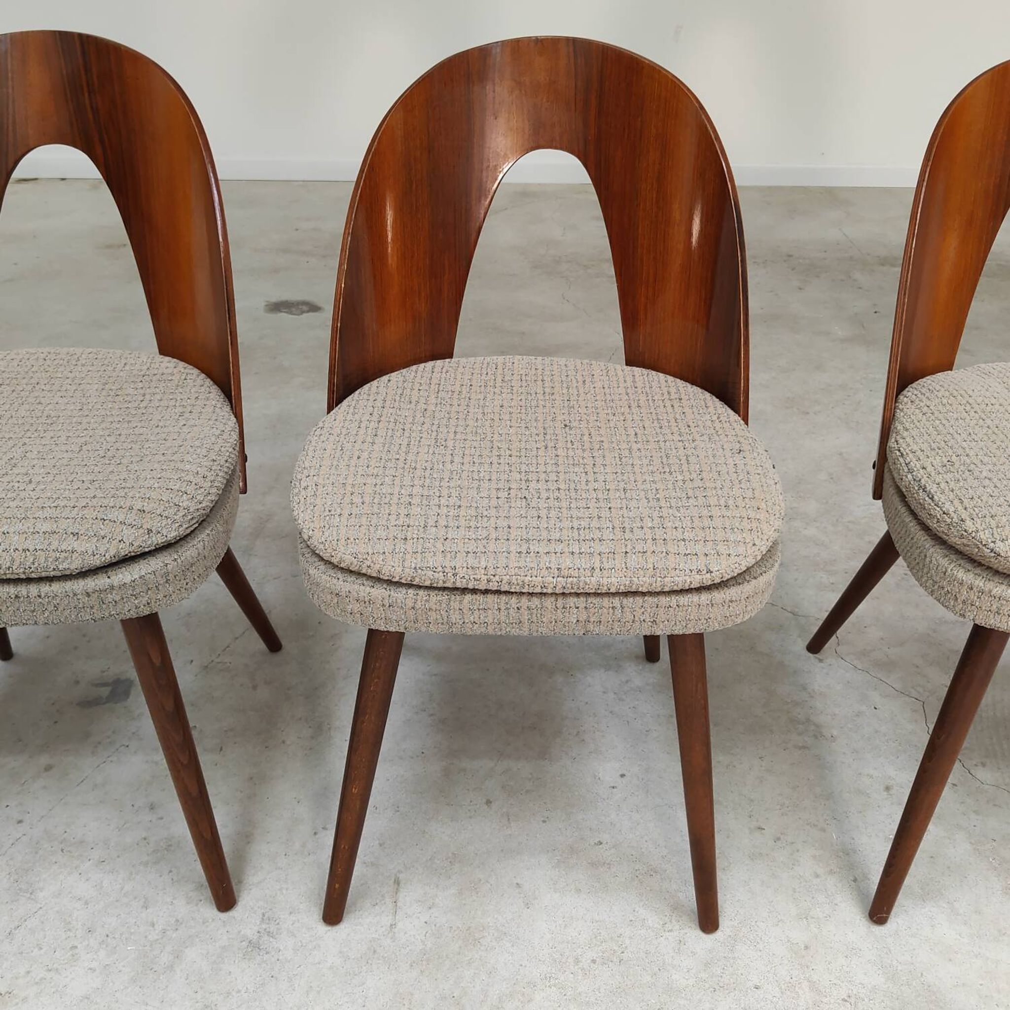 Set of 4 chairs by Antonin Suman for Tatra Nabytok 1960