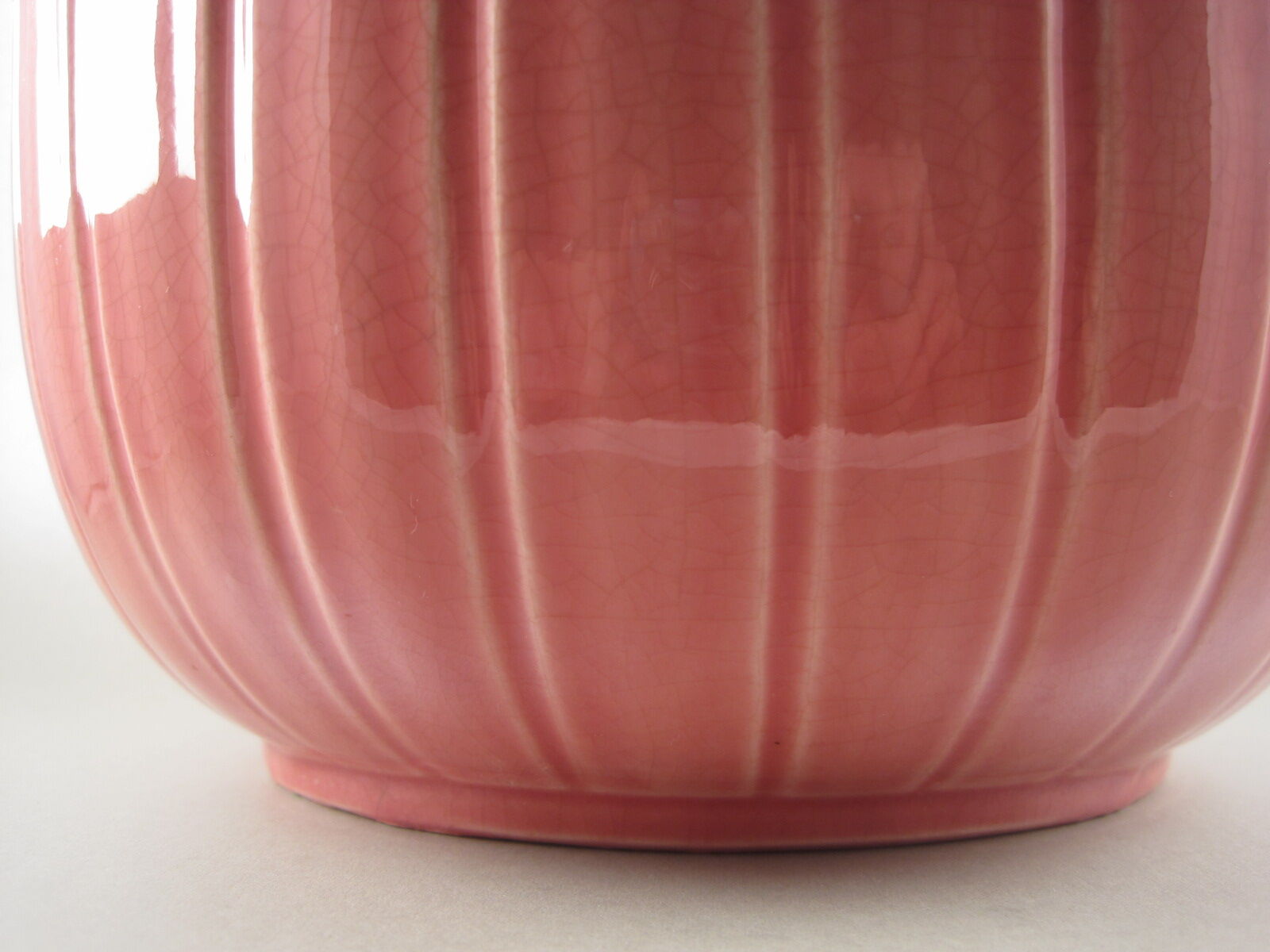Art deco pink earthenware pot cover