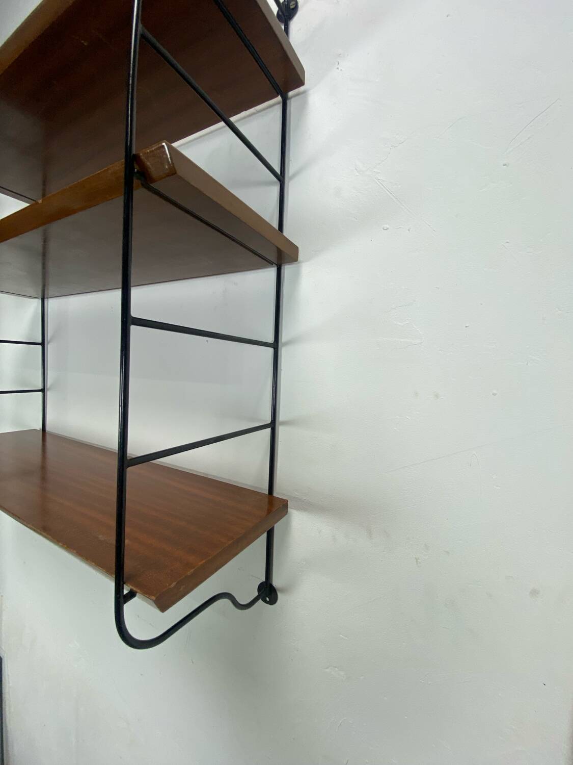 Wall shelf