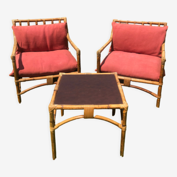 Rattan living room with 2 armchairs, coffee table cushions