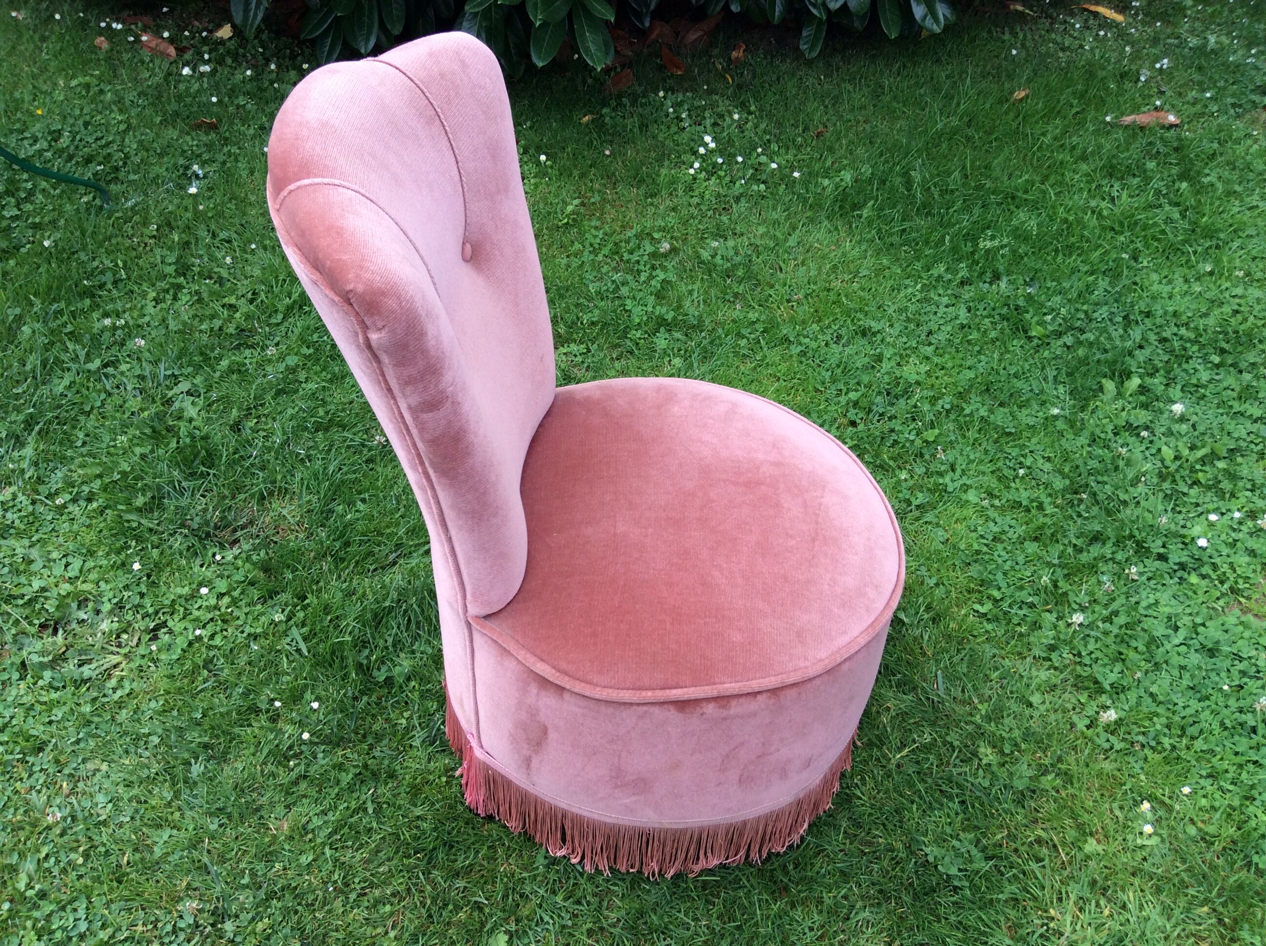 Toad armchair