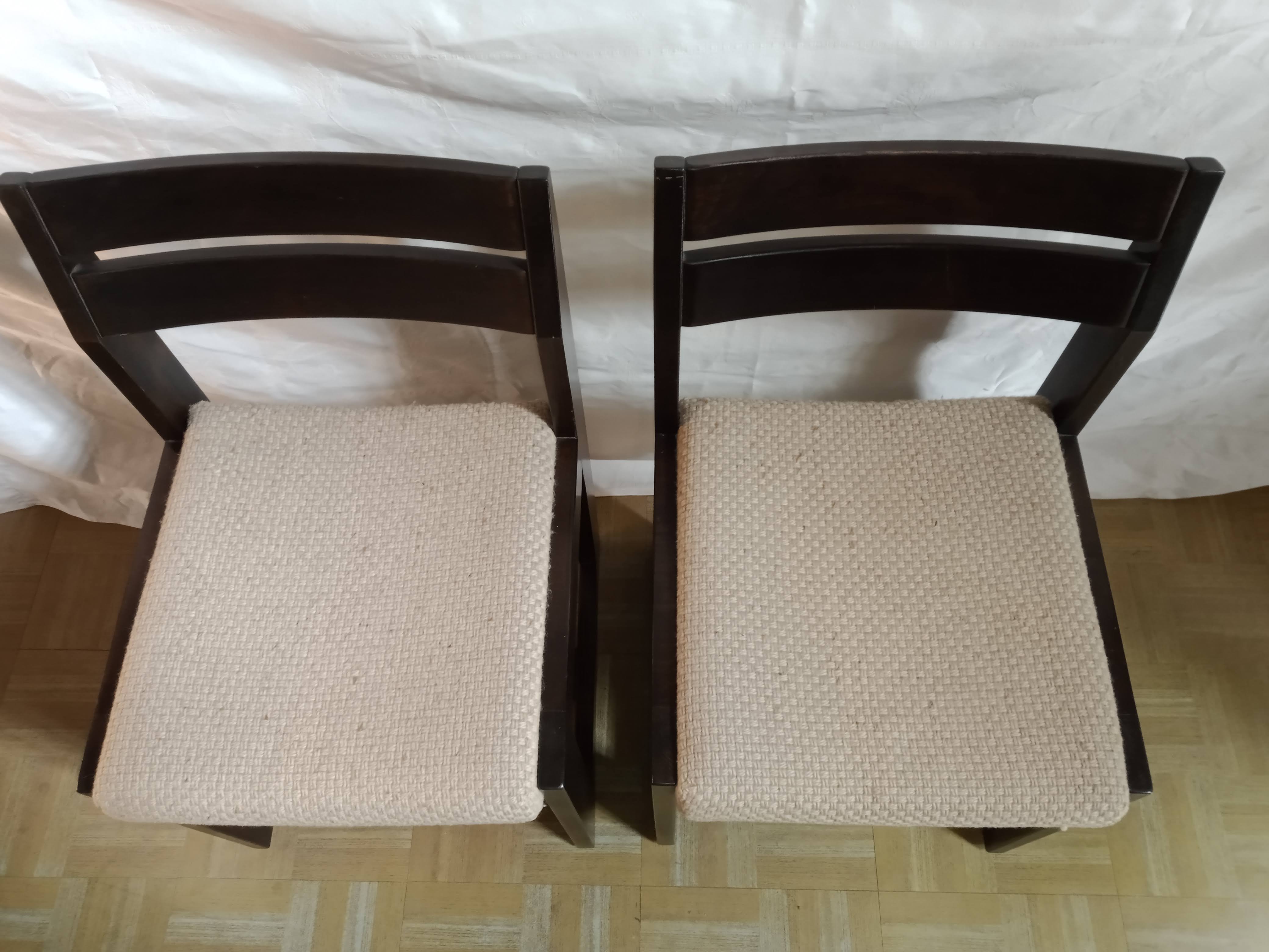 4 chairs house regain