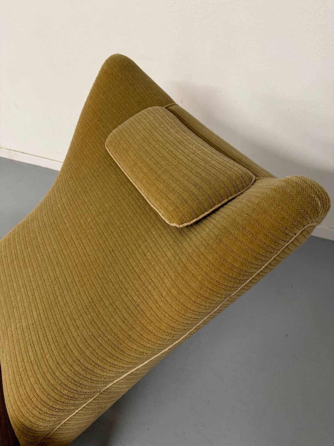 Vintage wingback recliner in Scandinavian design from the 1960s.
