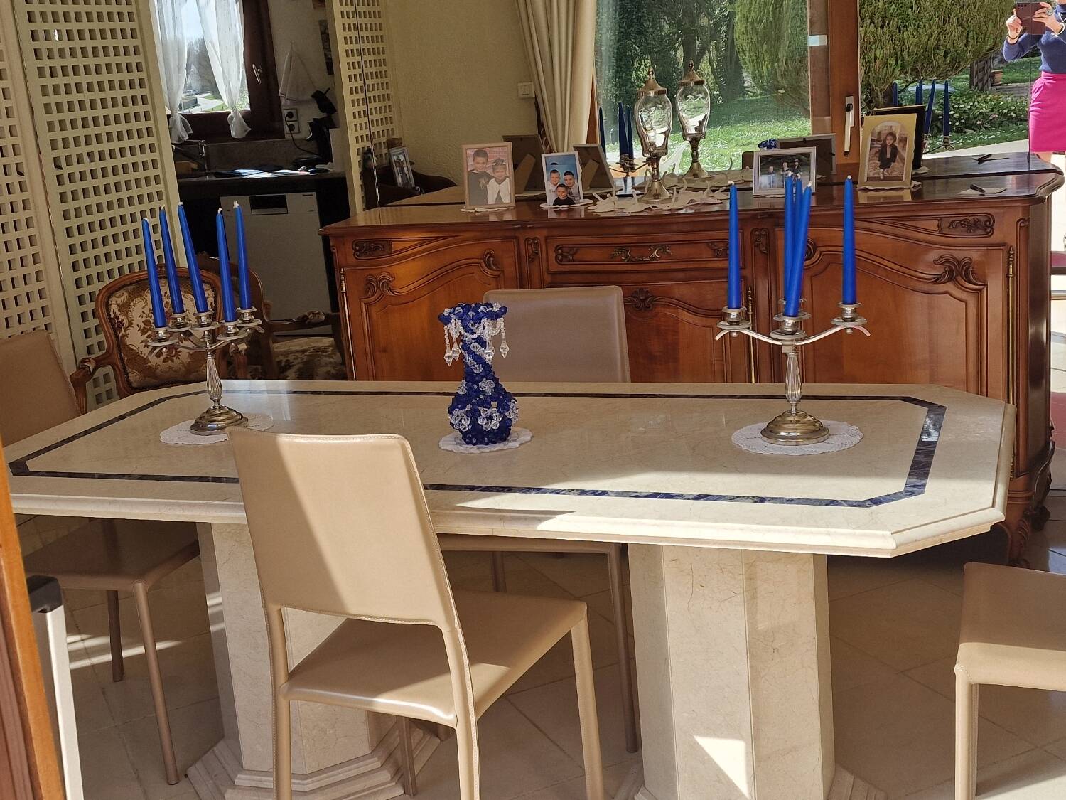 Marble dining table for 6 people.