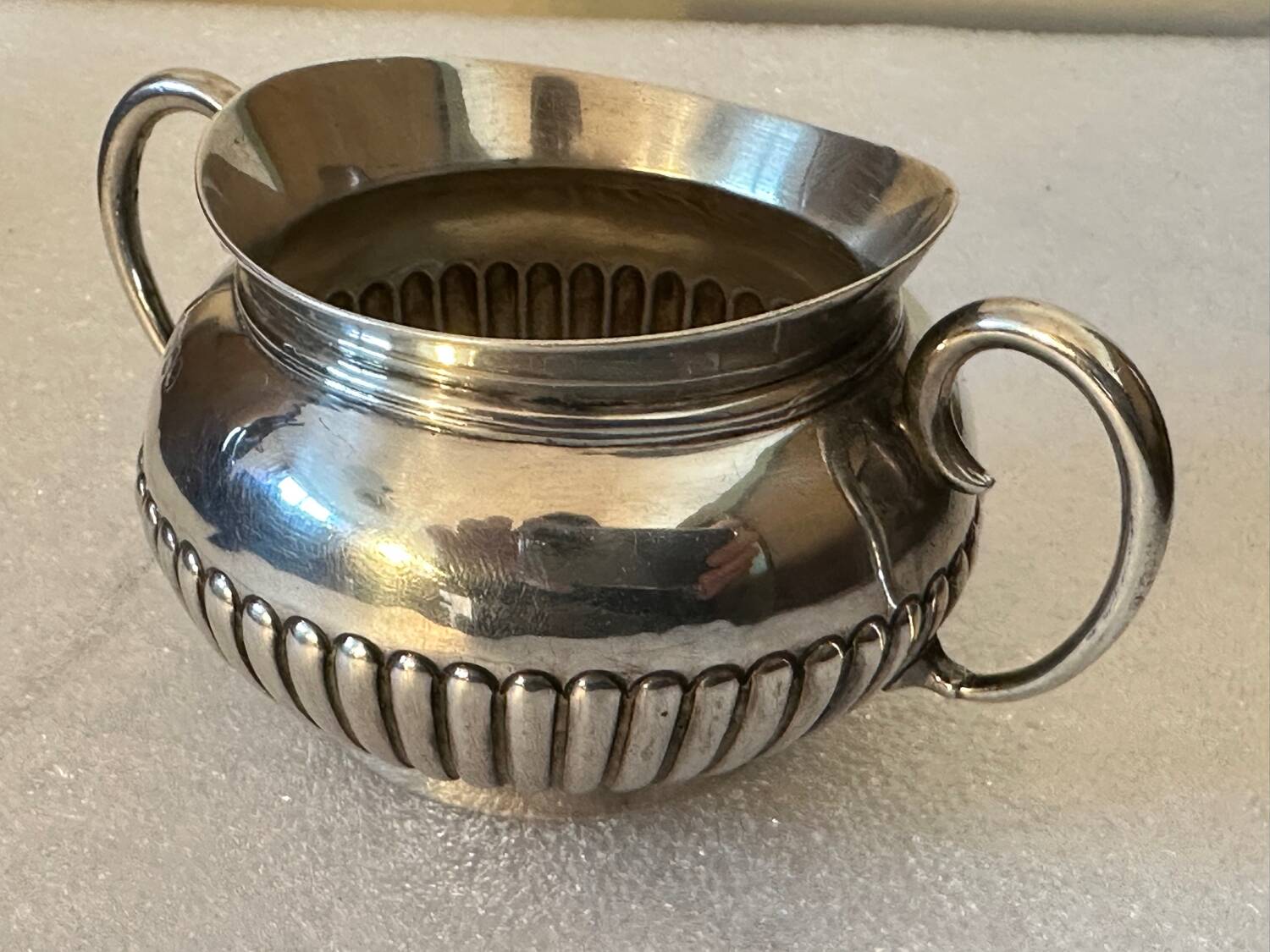 Solid silver sugar bowl - origin Great Britain around 1900