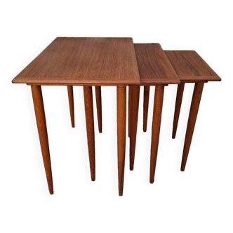 Tables gigognes scandinave