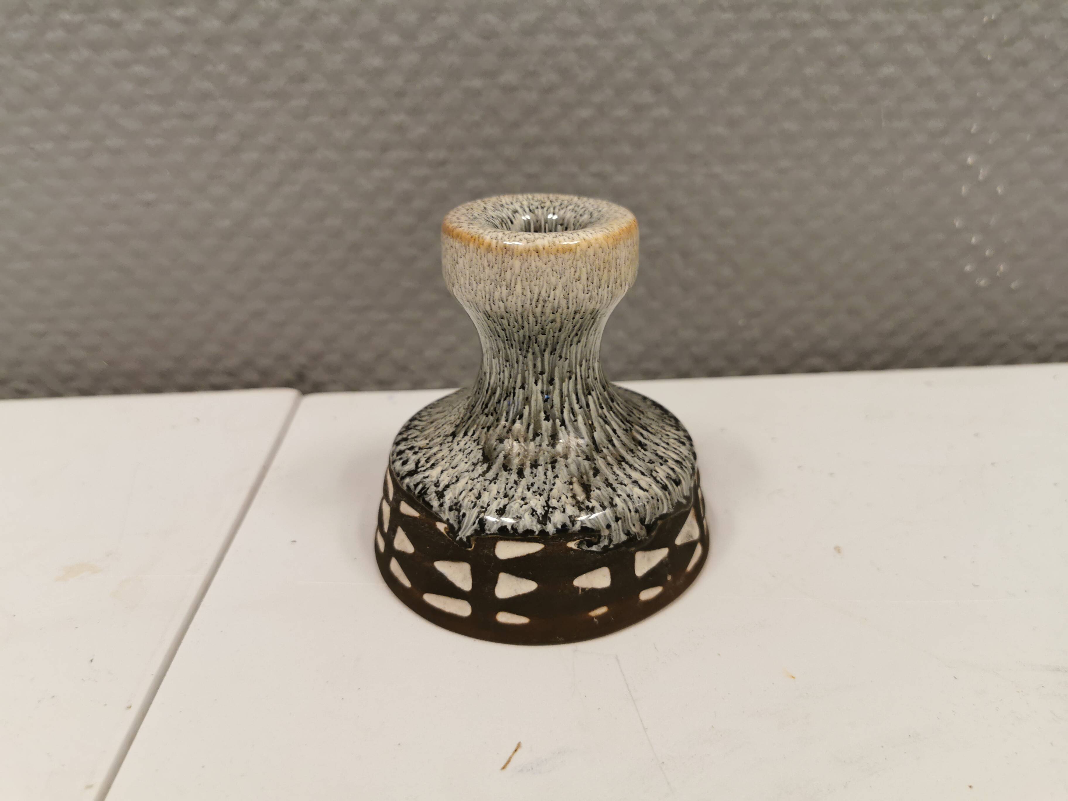 Ceramic candle holder