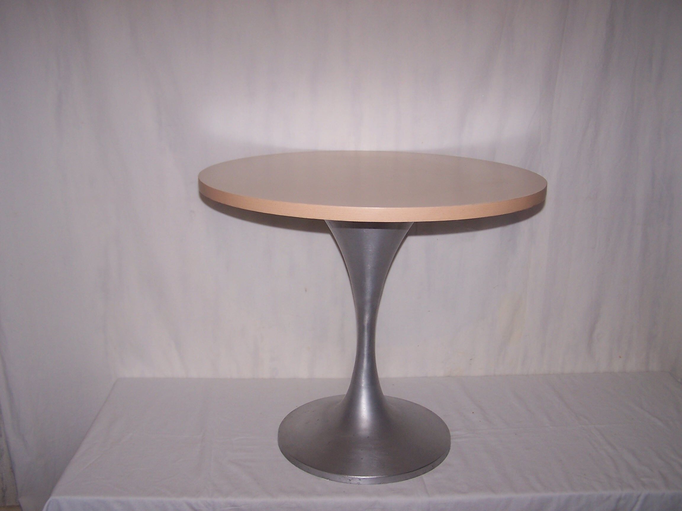 Table basse pied tulipe années 60 - 70