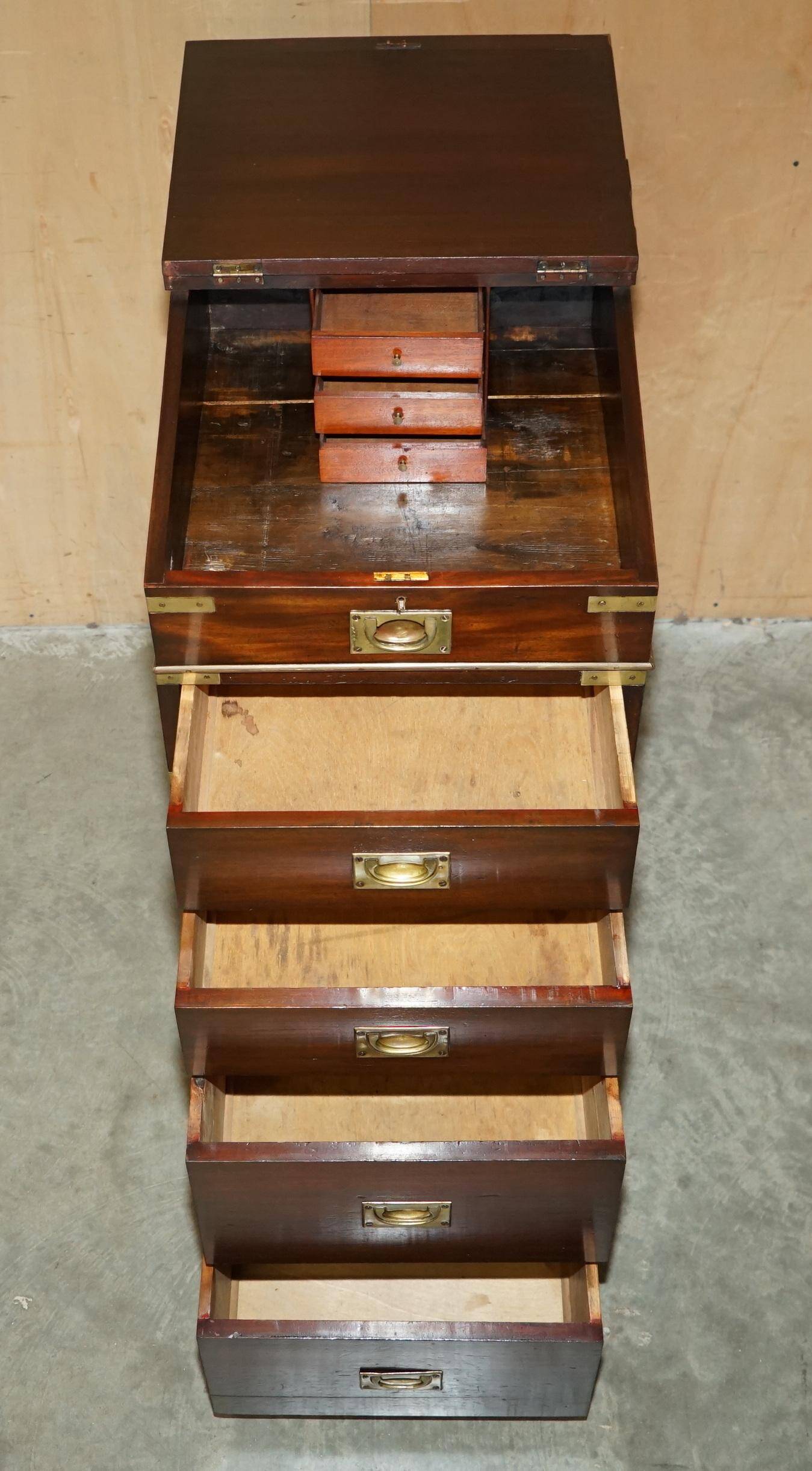 Bureau de campagne Davenport victorien antique en cuir avec galerie en laiton