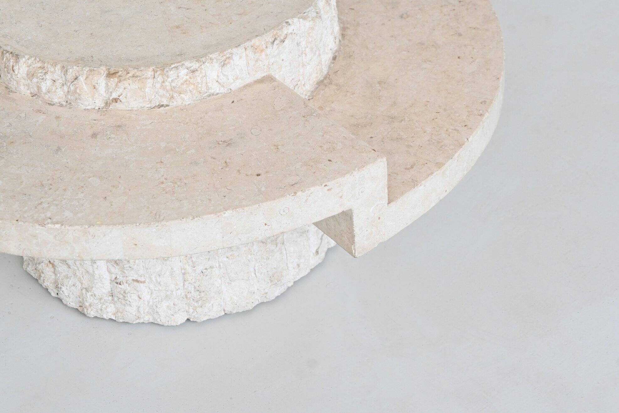 Table basse sculpturale en pierre de Mactan de Magnussen Ponte, Belgique 1970