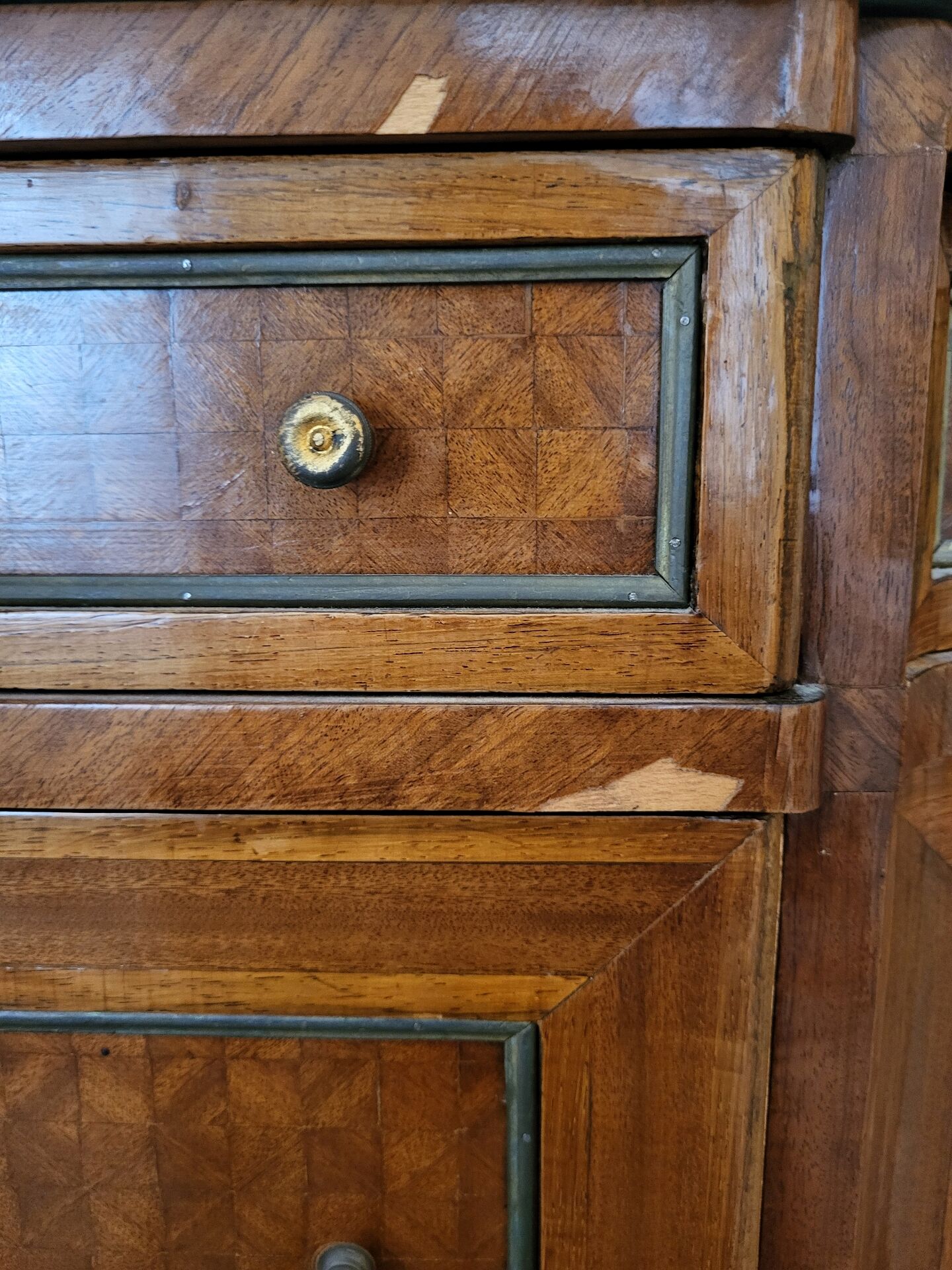 Commode époque restauration
