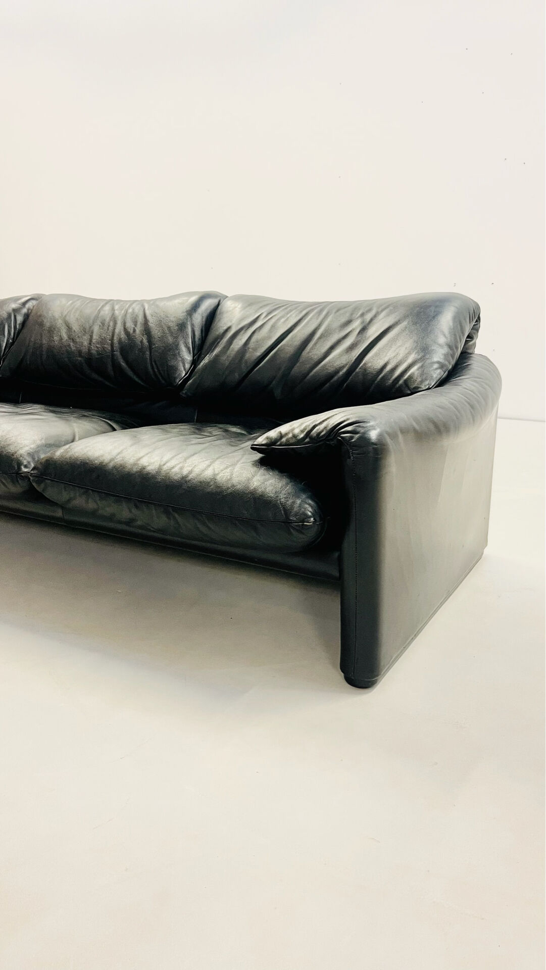 'Maralunga' 3-seater sofa by Vico Magistretti for Cassina