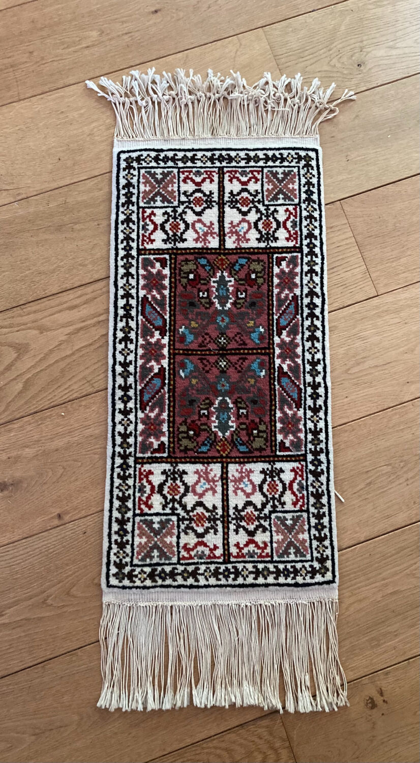 Handmade Tunisian carpet in upper wool twentieth century