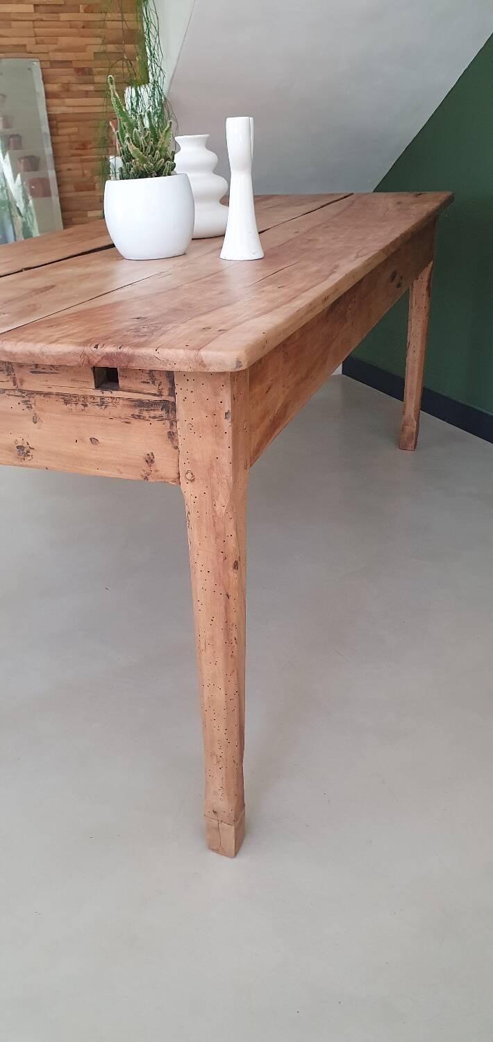 Farmhouse table