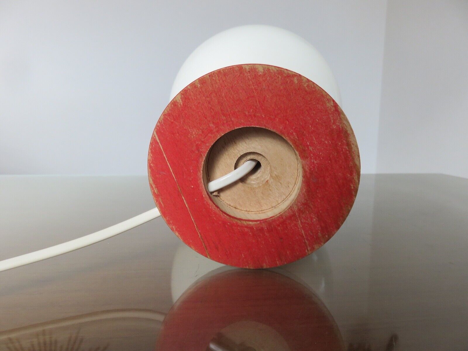 Red lacquered wood lamp and light diffuser in perspex 1980