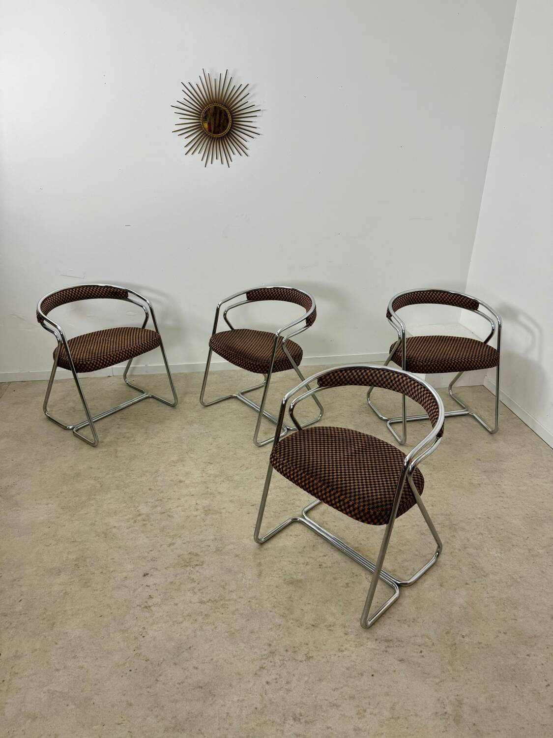 Set of 4 chrome tubular chairs Italian design from the 70s vintage fabric and metal