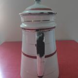 Cafetière en tôle émaillée blanche à filets rouges et dorés
