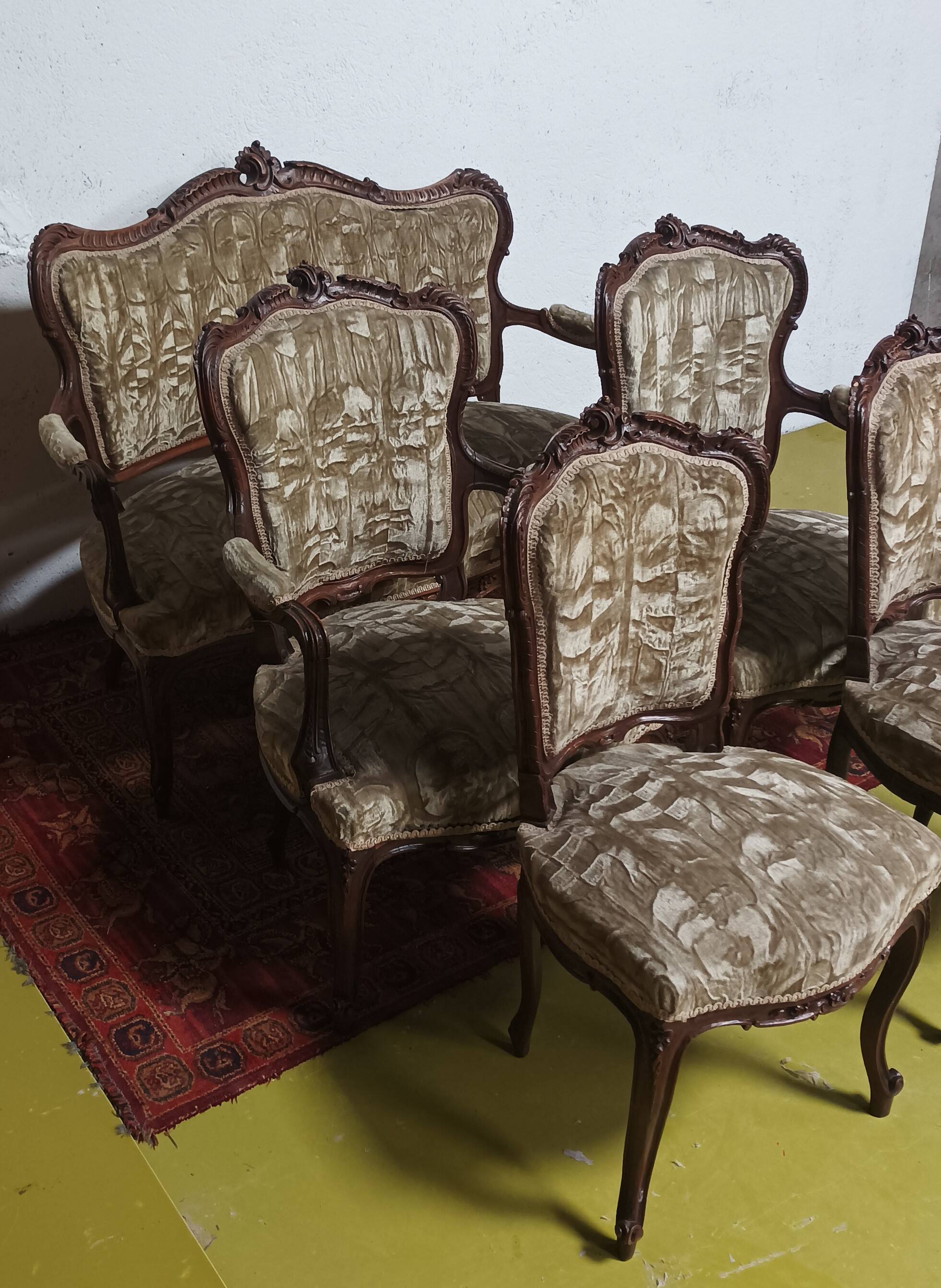 Living room set of Rocaille bench and armchairs in walnut