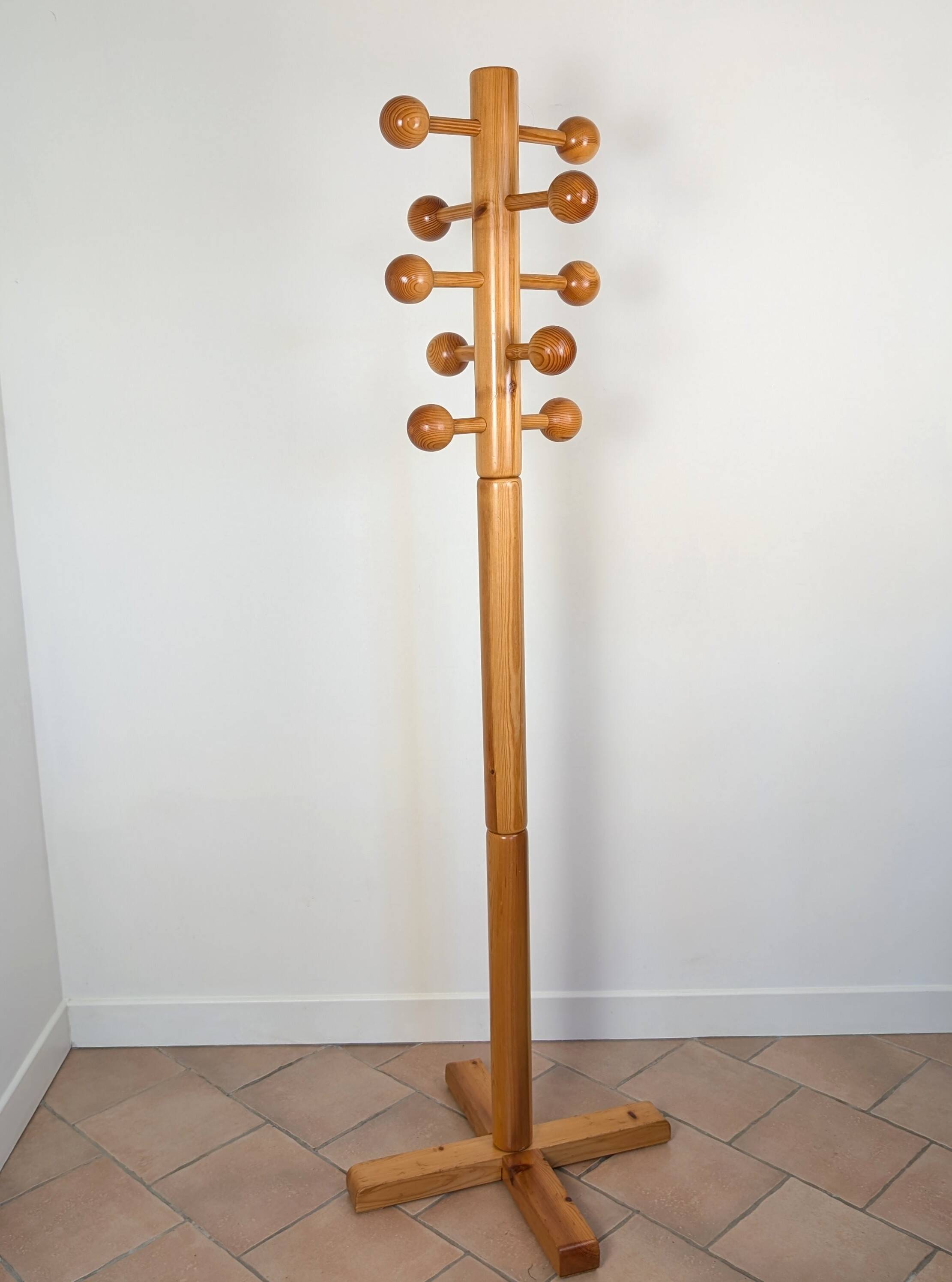 Pine coat rack