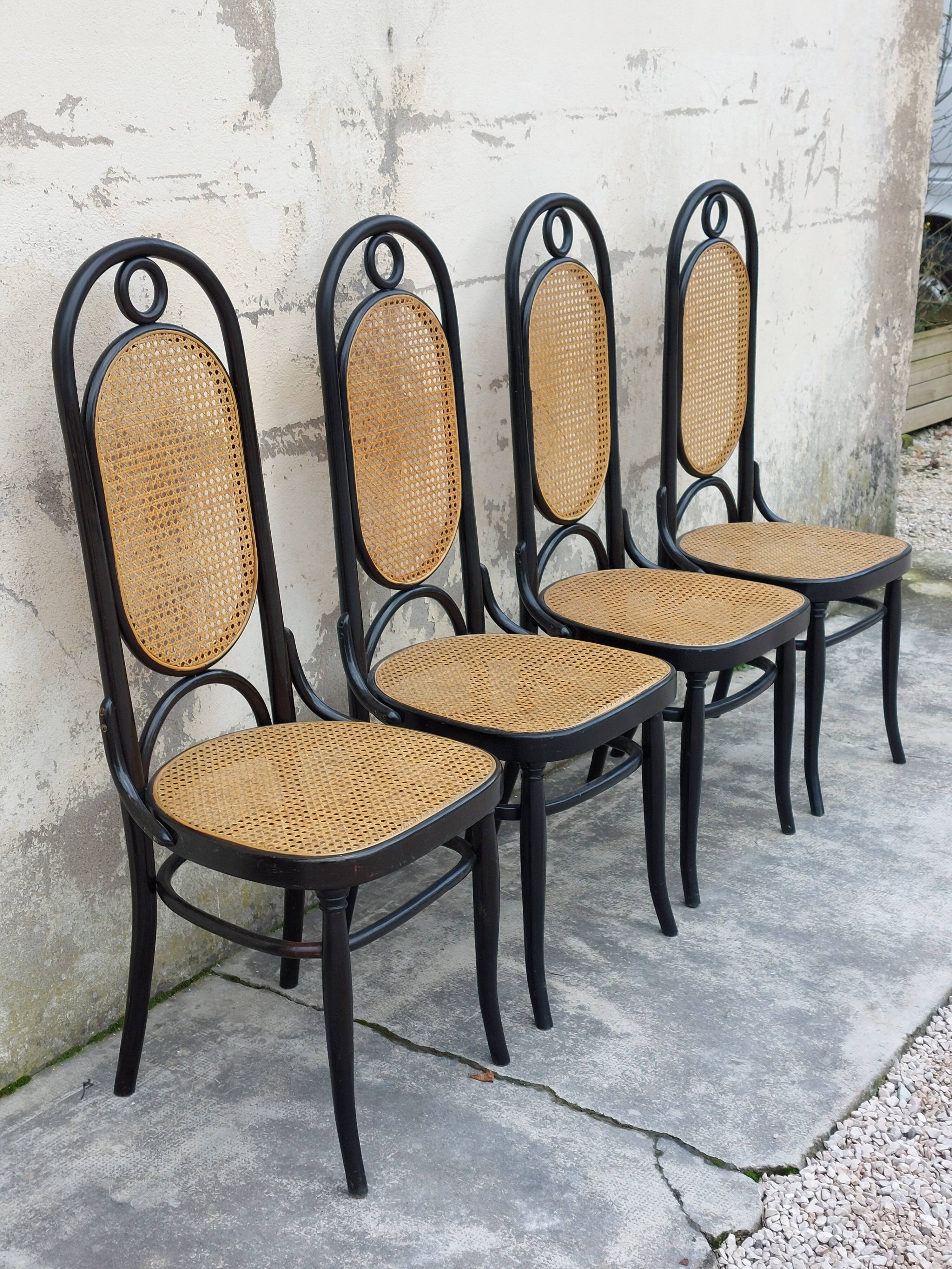 Series of 4 chairs